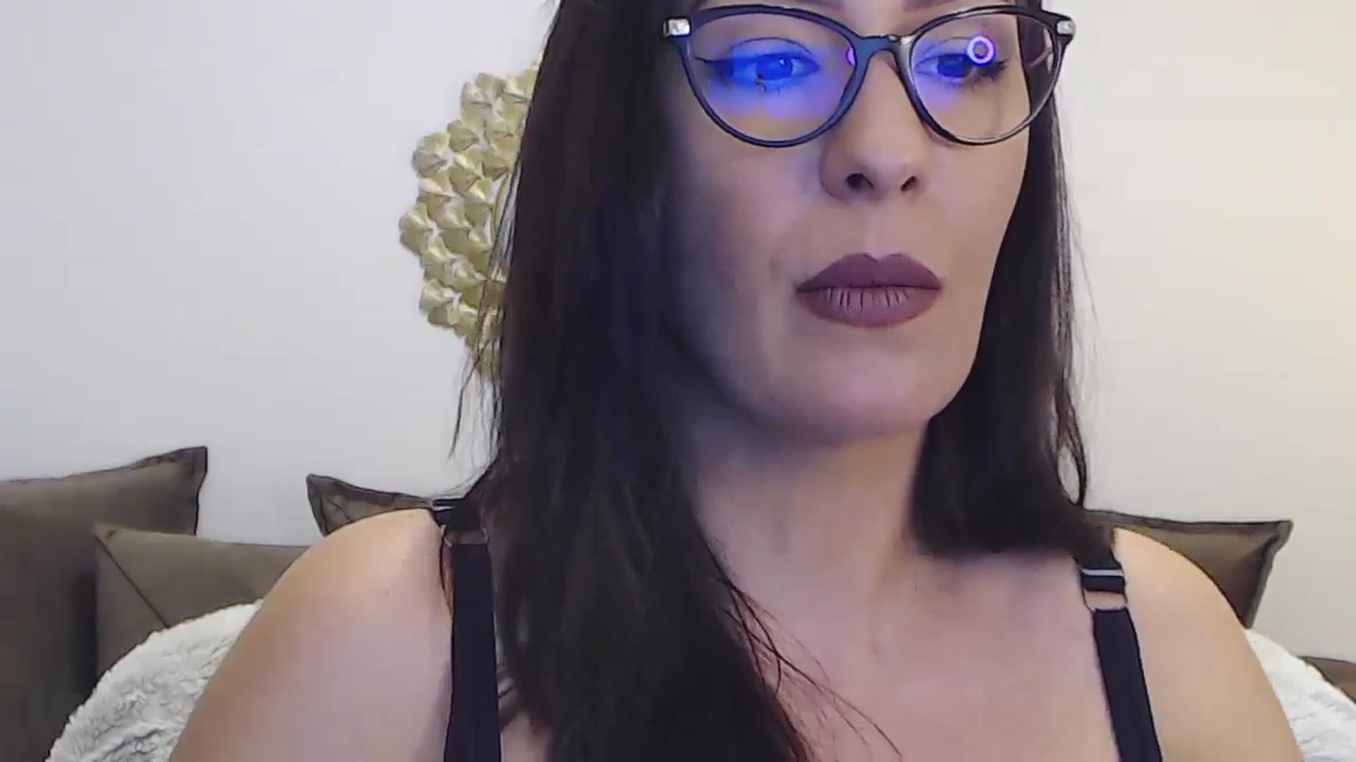 Gallery image thumbnail from Arabian_Woman's myfreecams stream on, 02/04/2024, 14:29 image 10 of 20