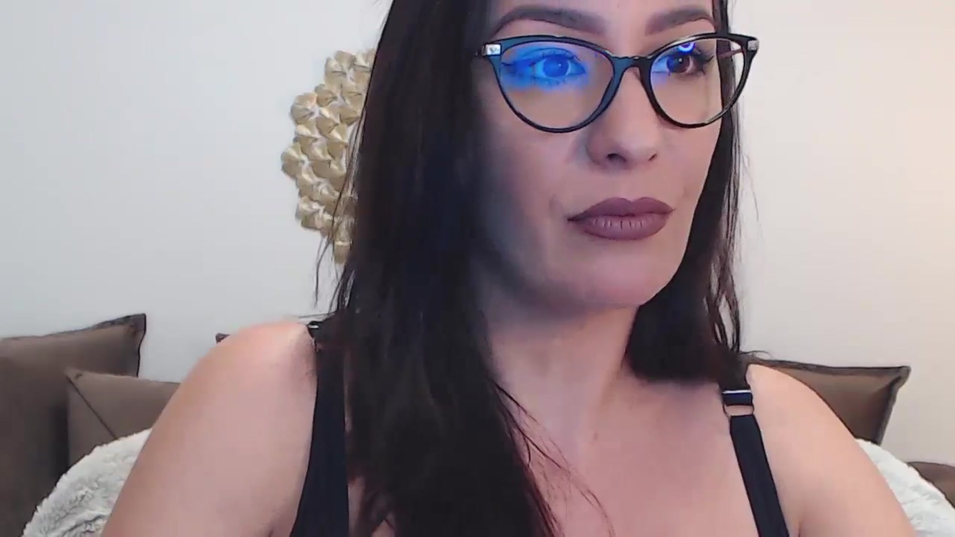 Gallery image thumbnail from Arabian_Woman's myfreecams stream on, 02/04/2024, 14:29 image 8 of 20