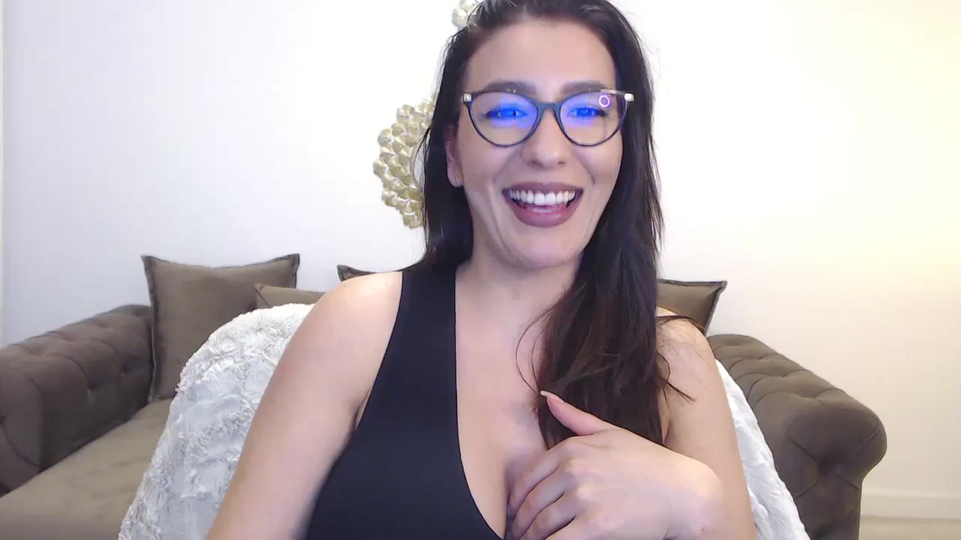 Gallery image thumbnail from Arabian_Woman's myfreecams stream on, 02/04/2024, 18:55 image 9 of 20
