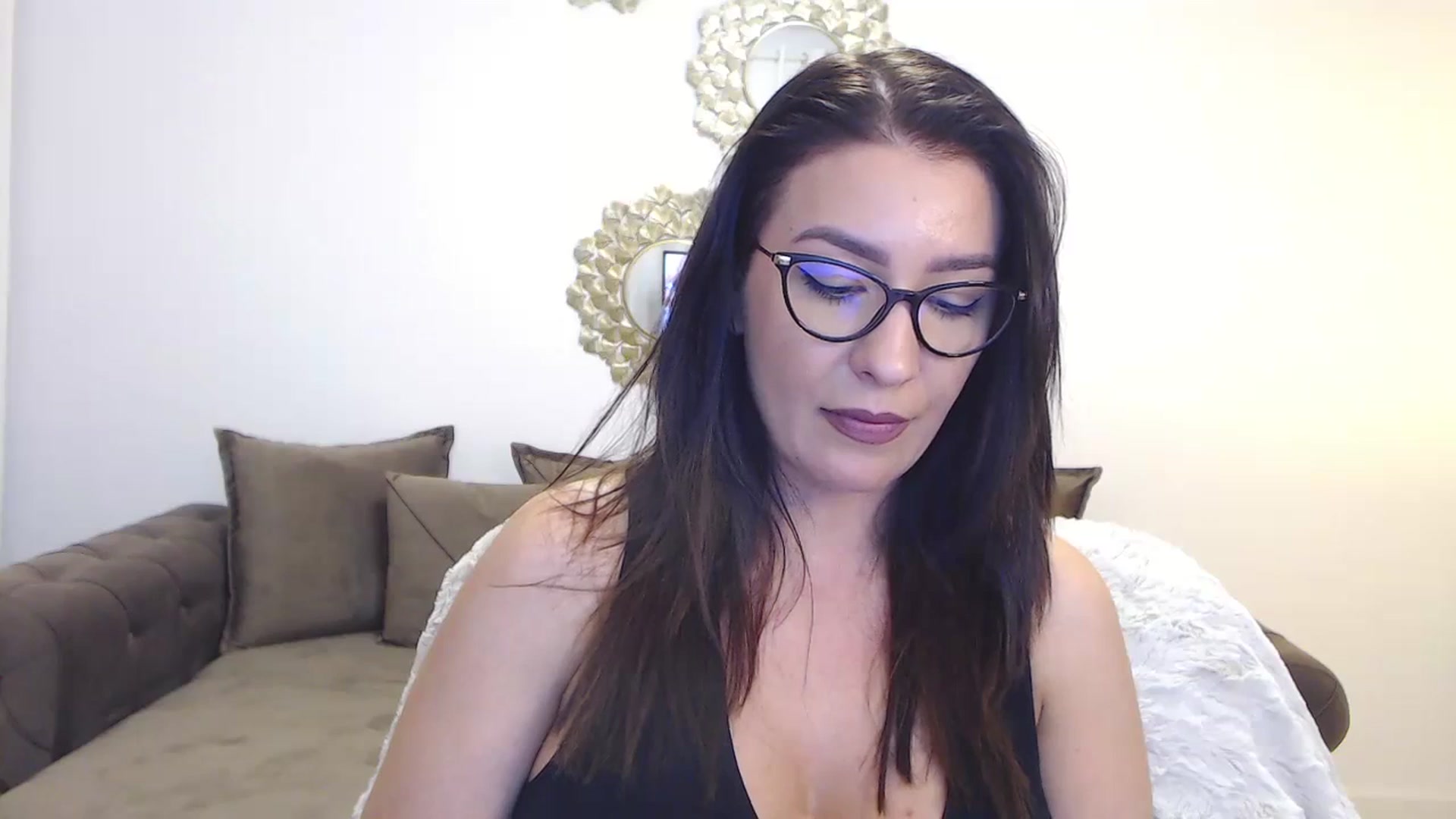 Gallery image thumbnail from Arabian_Woman's myfreecams stream on, 02/04/2024, 18:55 image 14 of 20