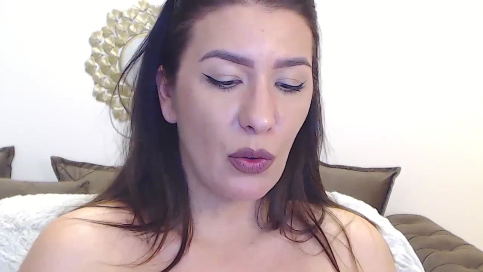 Gallery image thumbnail from Arabian_Woman's myfreecams stream on, 02/04/2024, 19:36 image 2 of 20