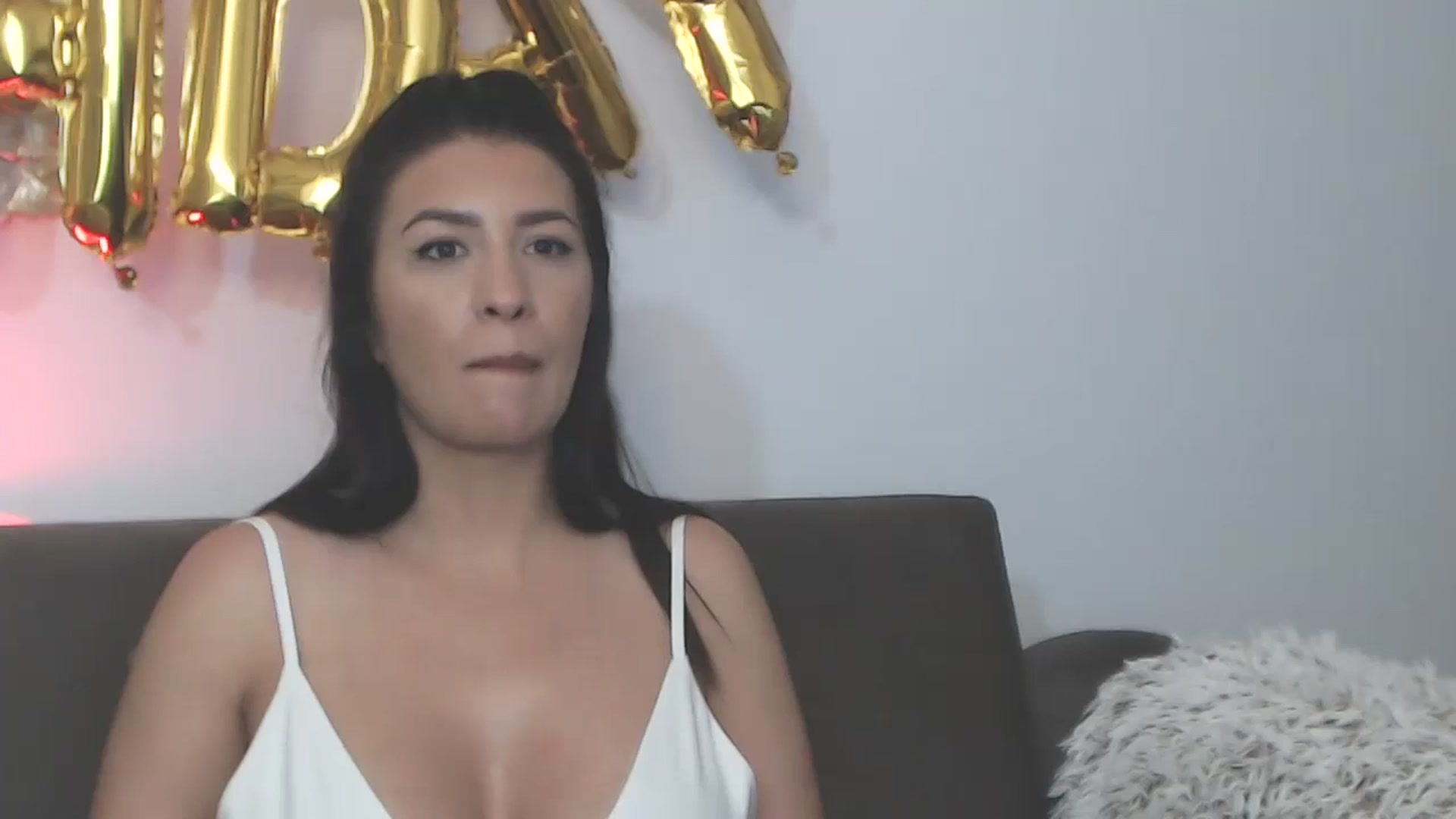 Gallery image thumbnail from Arabian_Woman's myfreecams stream on, 08/08/2024, 23:38 image 4 of 20