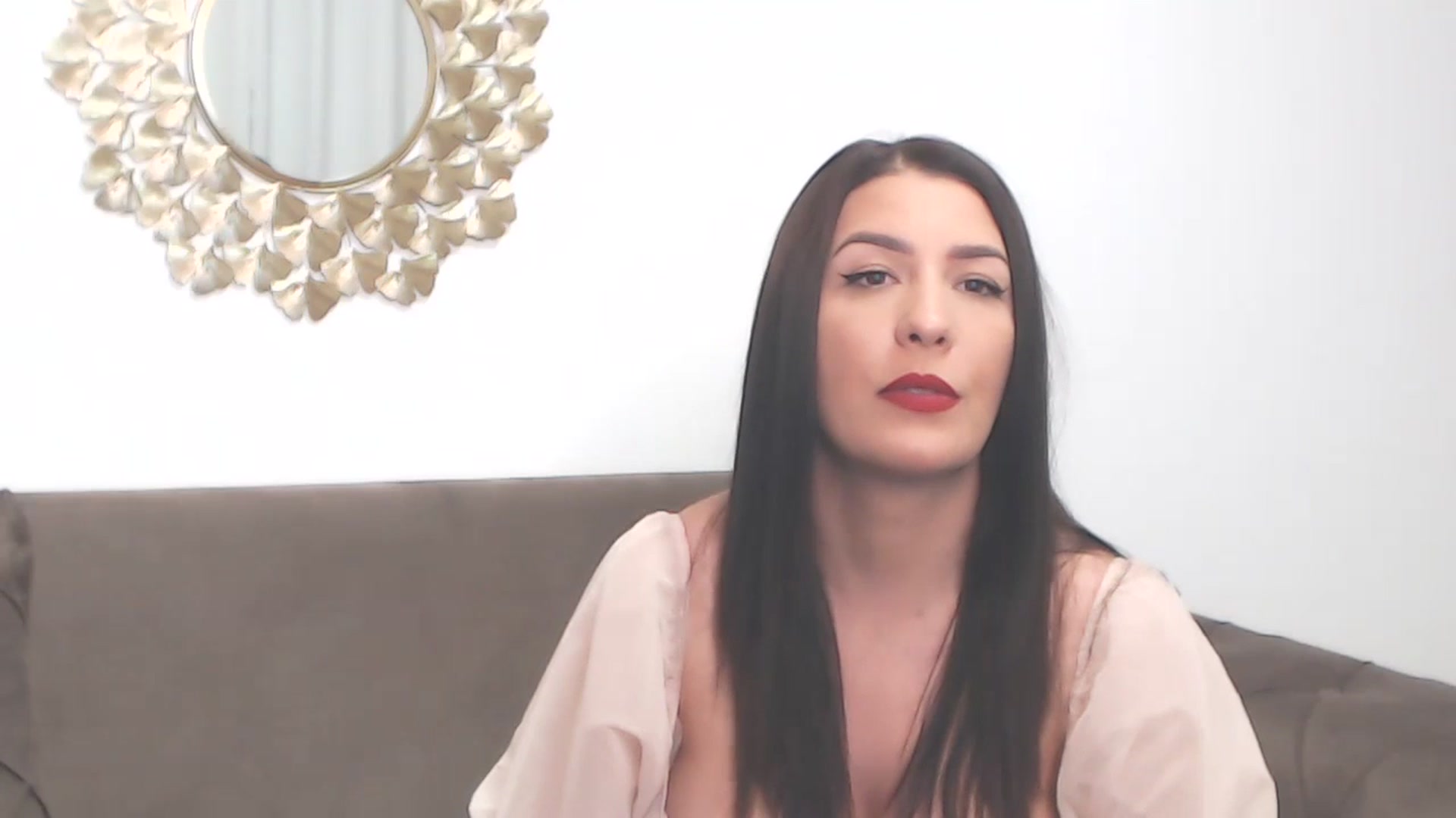 Gallery image thumbnail from Arabian_Woman's myfreecams stream on, 10/28/2024, 20:15 image 17 of 20