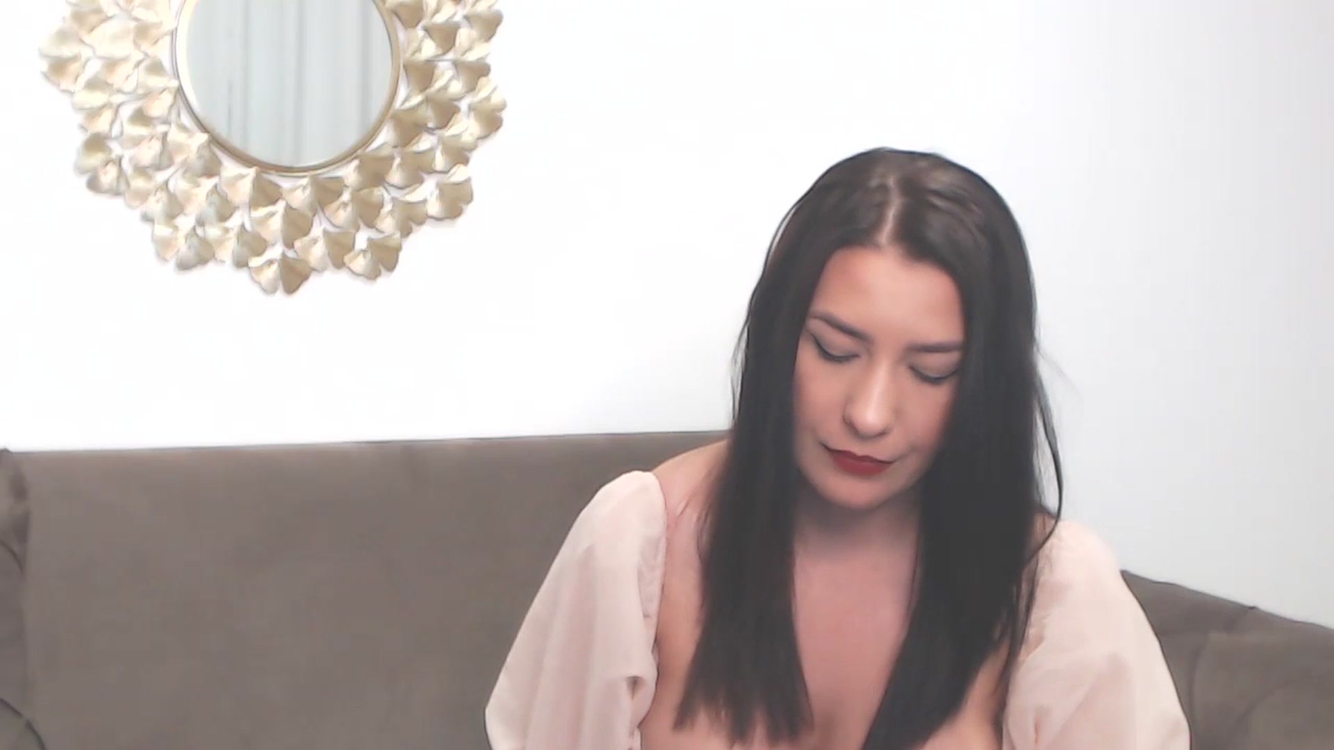 Gallery image thumbnail from Arabian_Woman's myfreecams stream on, 10/28/2024, 20:15 image 18 of 20