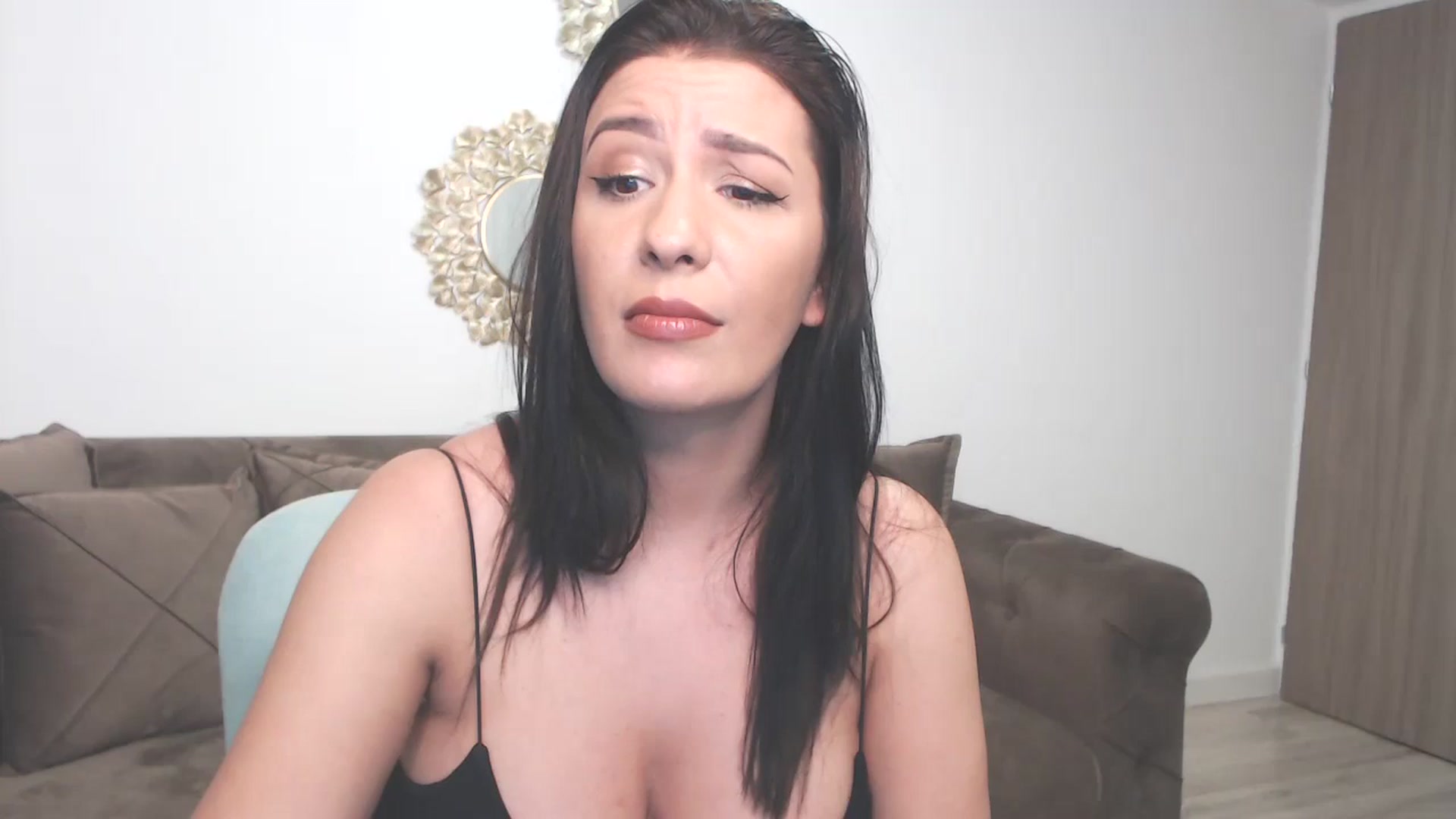 Gallery image thumbnail from Arabian_Woman's myfreecams stream on, 11/19/2024, 18:09 image 13 of 20