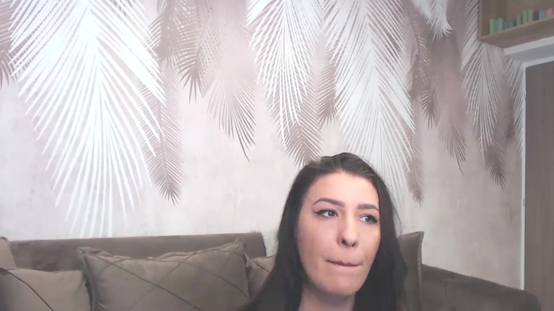 Gallery image thumbnail from Arabian_Woman's myfreecams stream on, 01/14/2025, 14:41 image 12 of 20