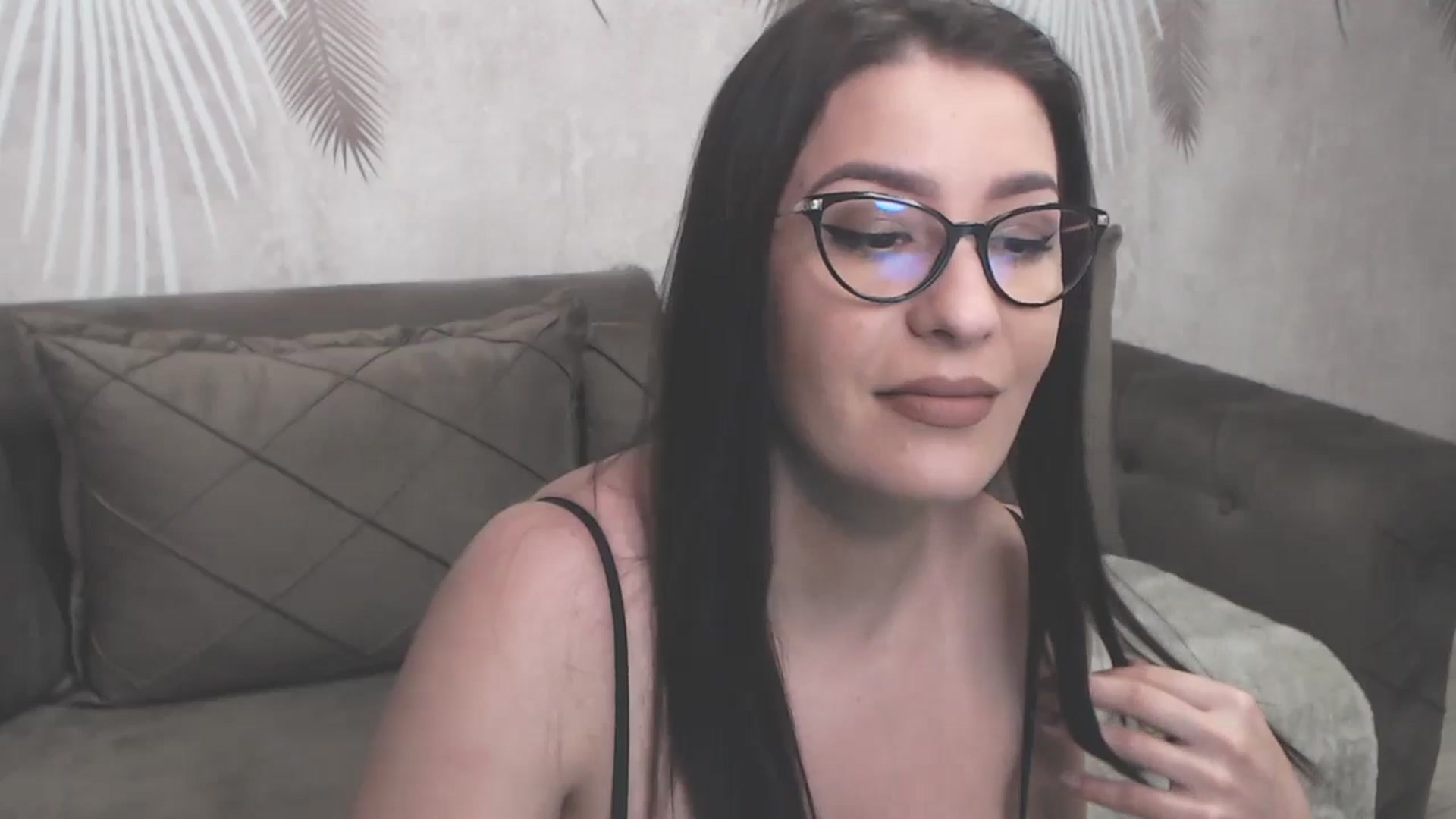 Gallery image thumbnail from Arabian_Woman's myfreecams stream on, 01/20/2025, 18:27 image 17 of 20