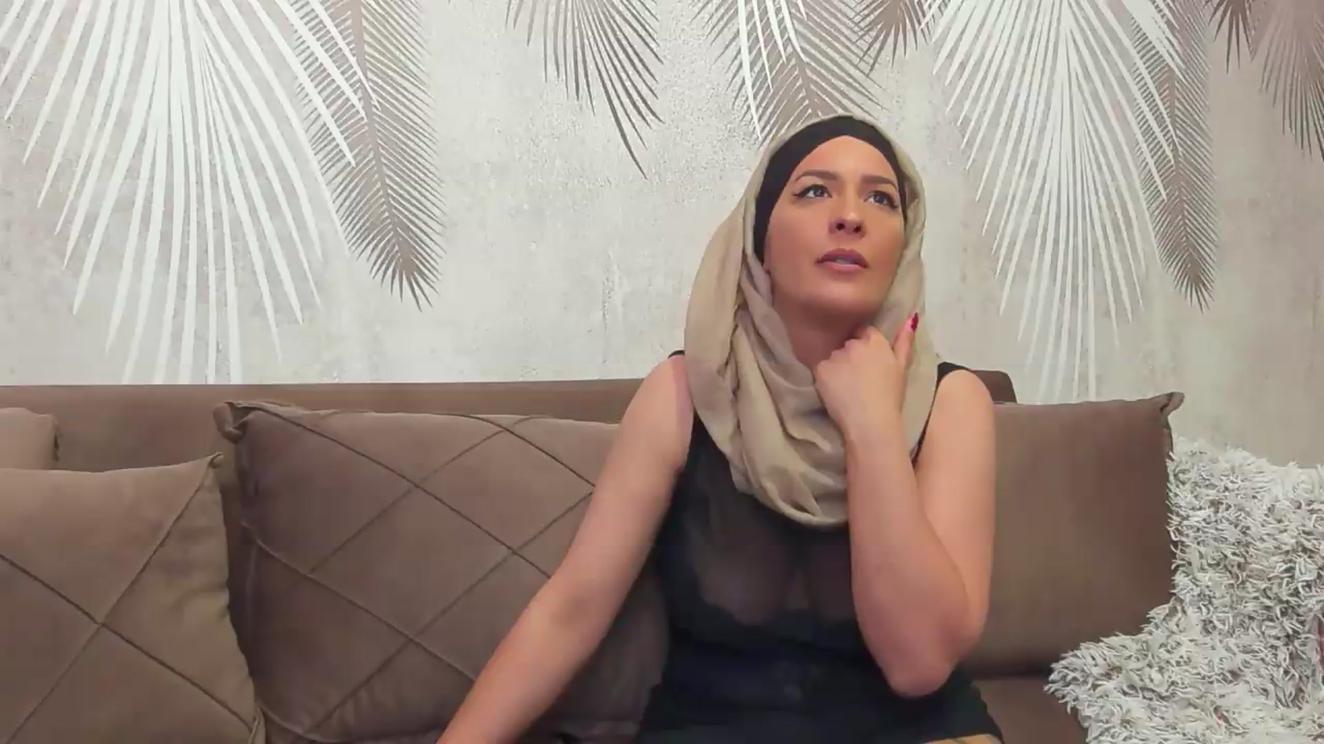 Gallery image thumbnail from Arabian_Woman's myfreecams stream on, 05/13/2026, 15:44 image 1 of 20