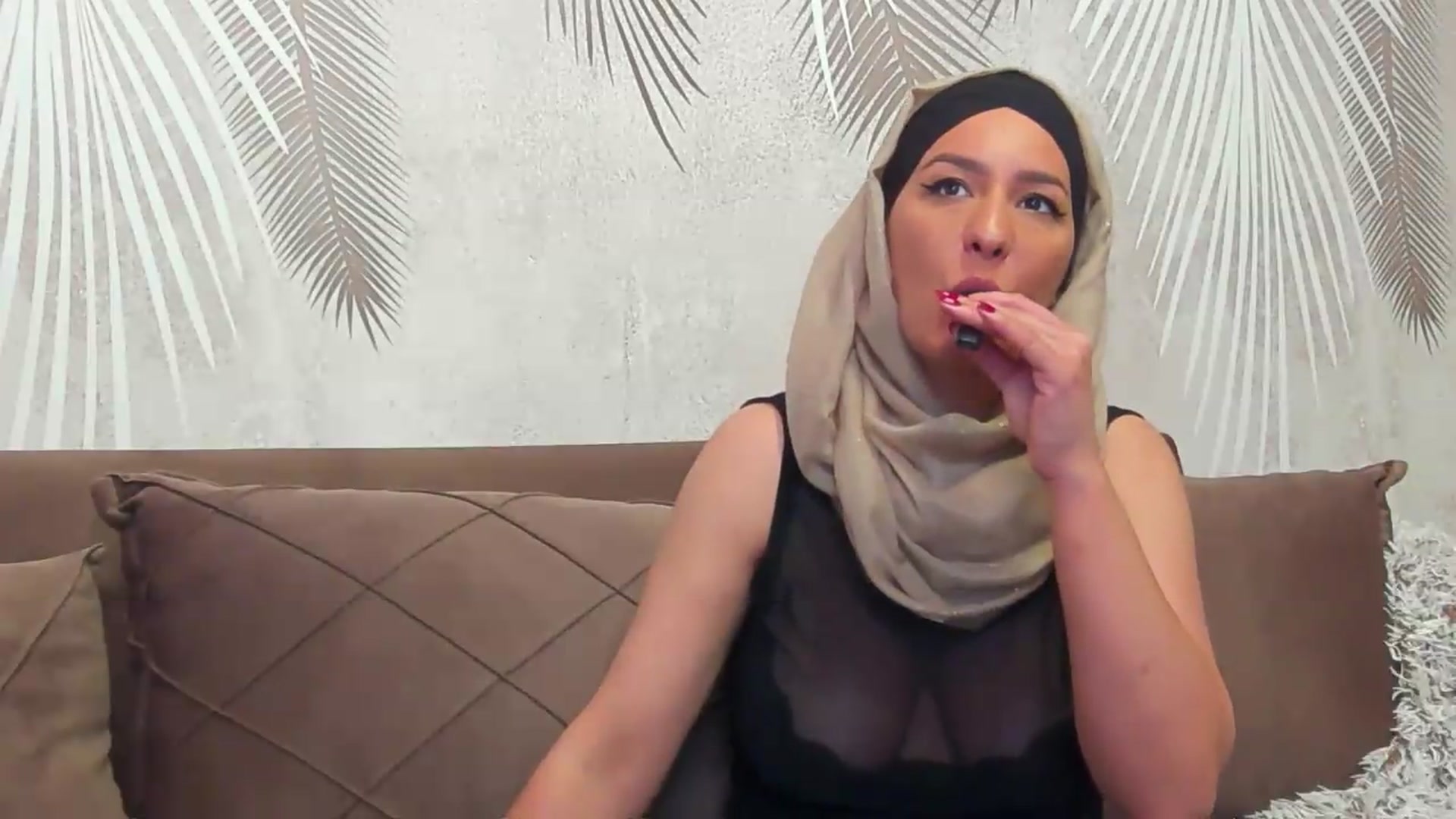 Gallery image thumbnail from Arabian_Woman's myfreecams stream on, 05/13/2026, 15:44 image 8 of 20