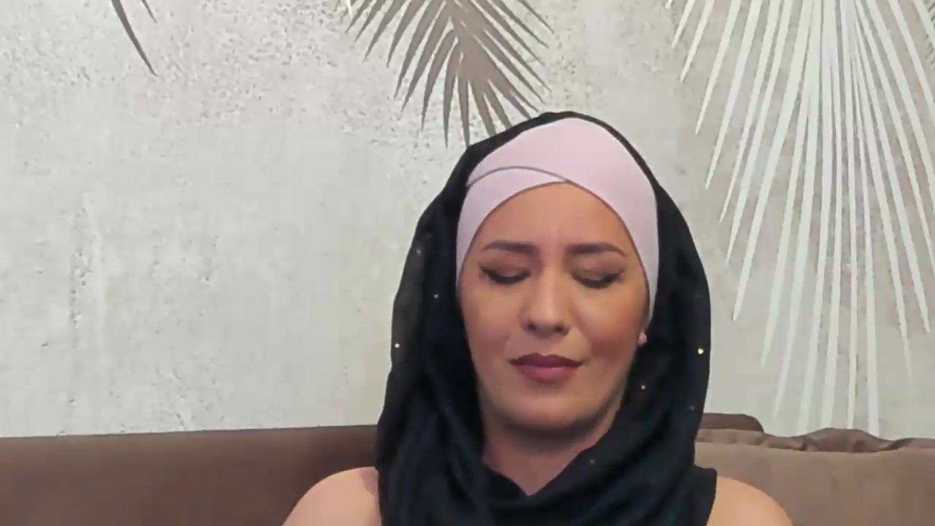 Gallery image thumbnail from Arabian_Woman's myfreecams stream on, 05/16/2026, 10:45 image 19 of 20