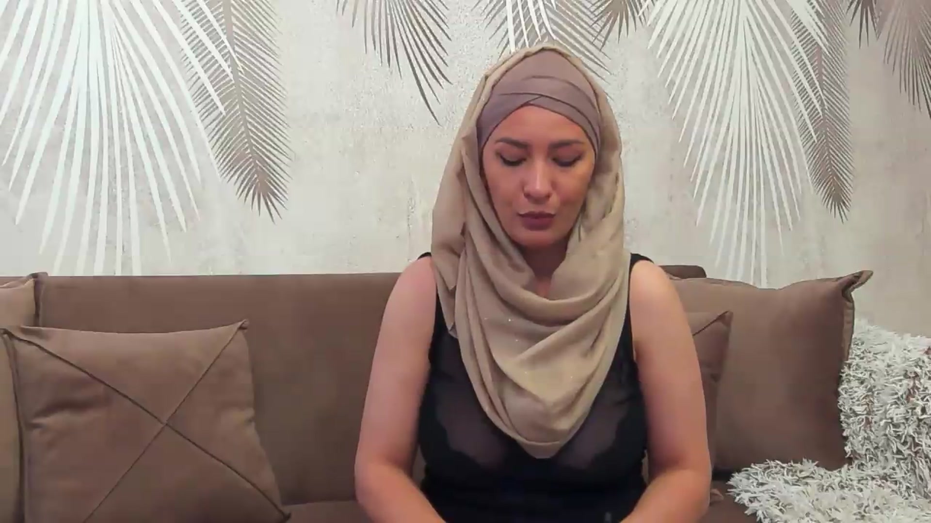 Gallery image thumbnail from Arabian_Woman's myfreecams stream on, 05/18/2026, 15:24 image 15 of 20