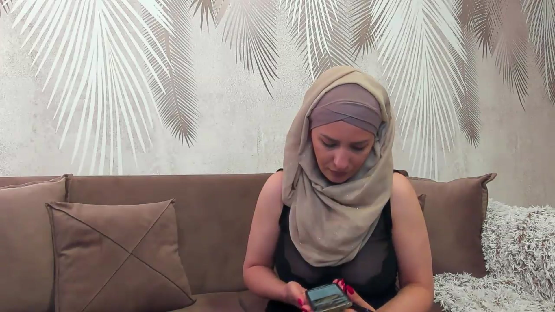 Gallery image thumbnail from Arabian_Woman's myfreecams stream on, 05/18/2026, 17:00 image 6 of 20