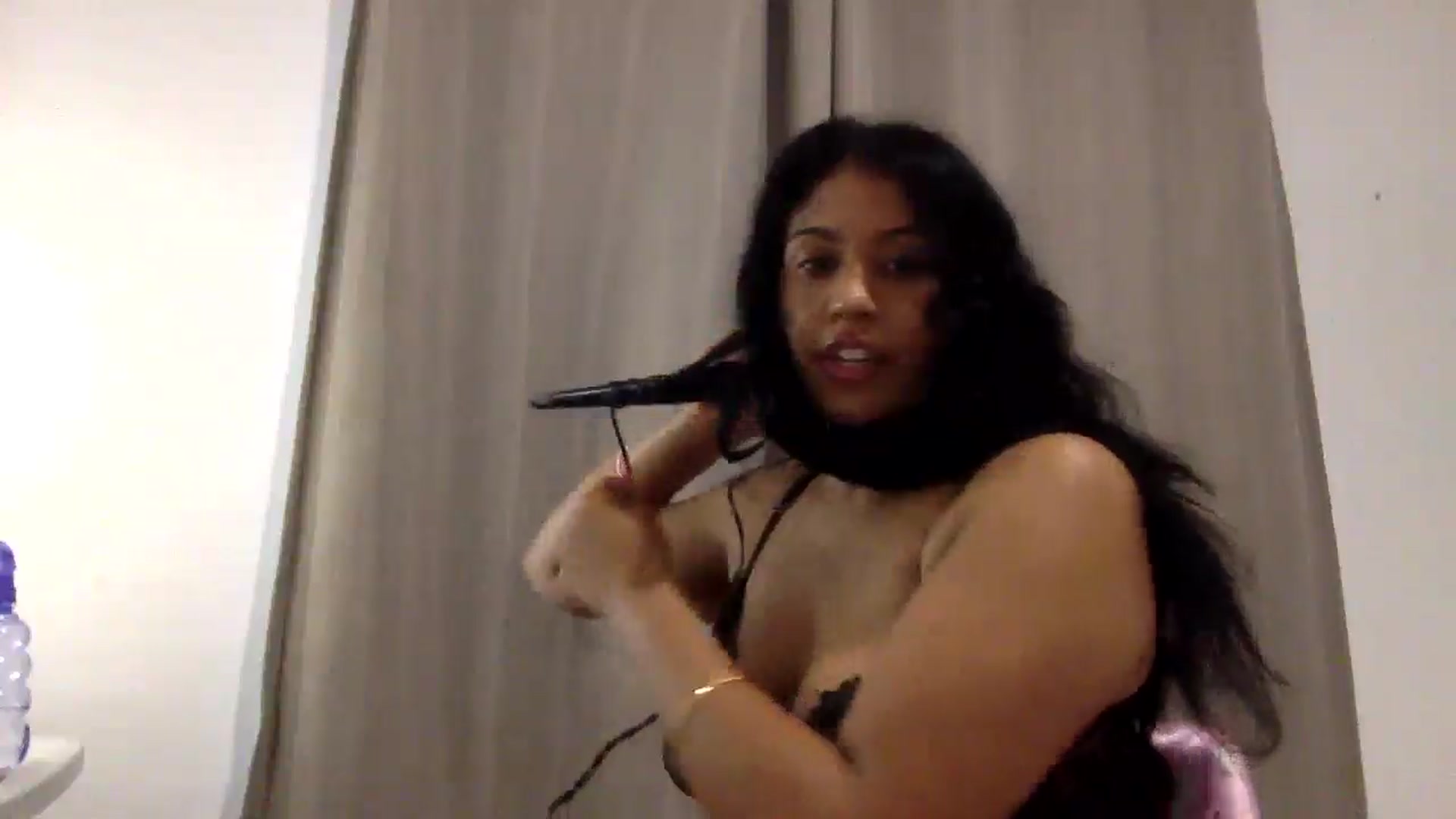 Gallery image thumbnail from Arabigoddess's myfreecams stream on, 02/22/2026, 12:22 image 19 of 20