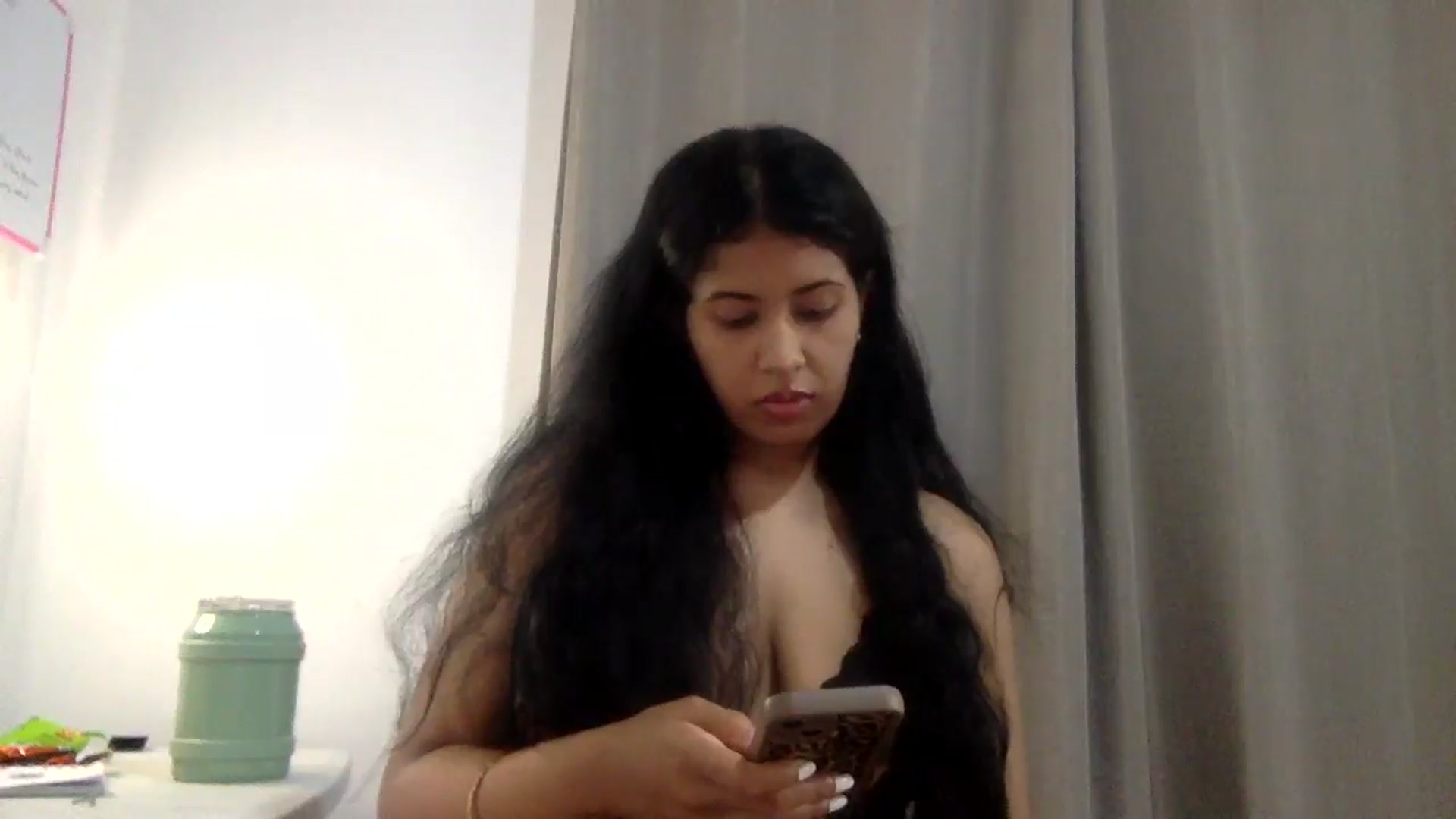 Gallery image thumbnail from Arabigoddess's myfreecams stream on, 03/01/2026, 12:38 image 10 of 20