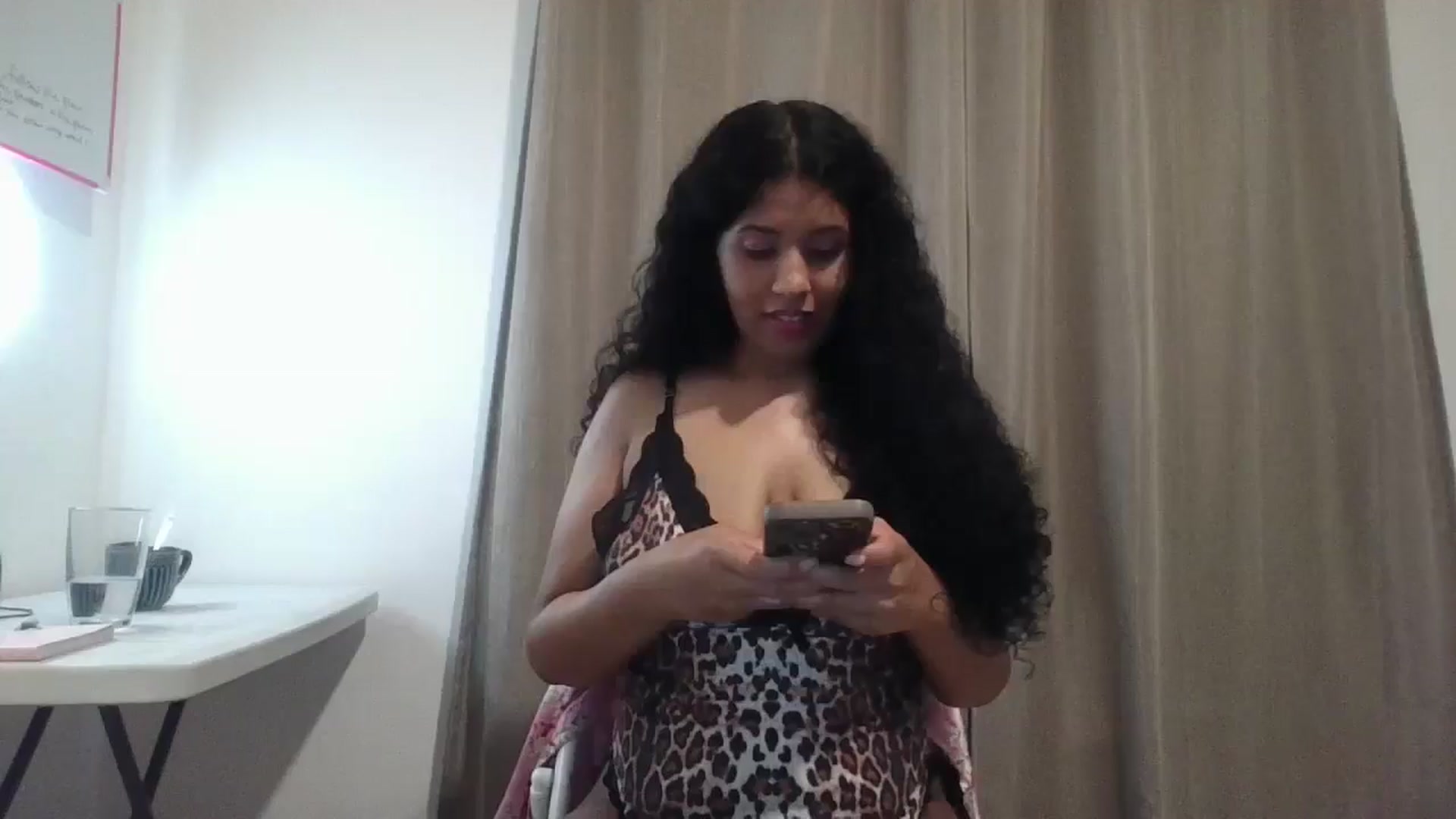 Gallery image thumbnail from Arabigoddess's myfreecams stream on, 04/12/2026, 10:12 image 4 of 20