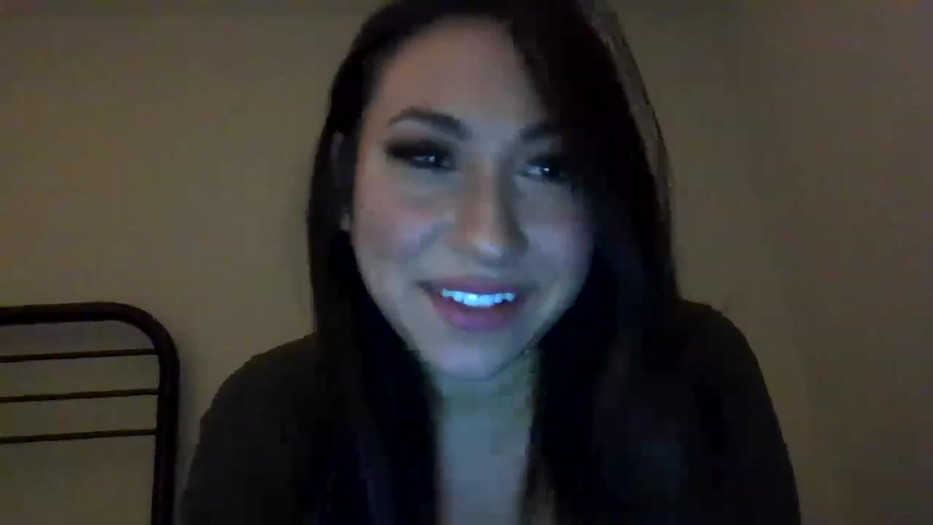 Gallery image thumbnail from Aracelyx3's myfreecams stream on, 12/17/2022, 09:15 image 18 of 20