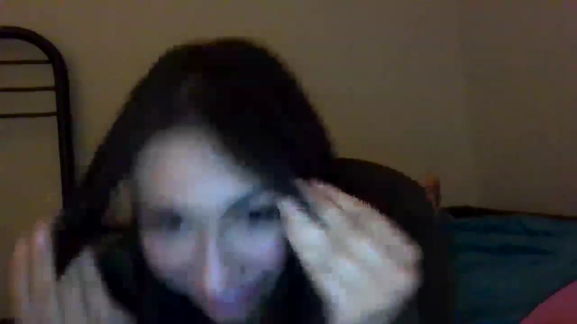 Gallery image thumbnail from Aracelyx3's myfreecams stream on, 12/17/2022, 09:15 image 20 of 20