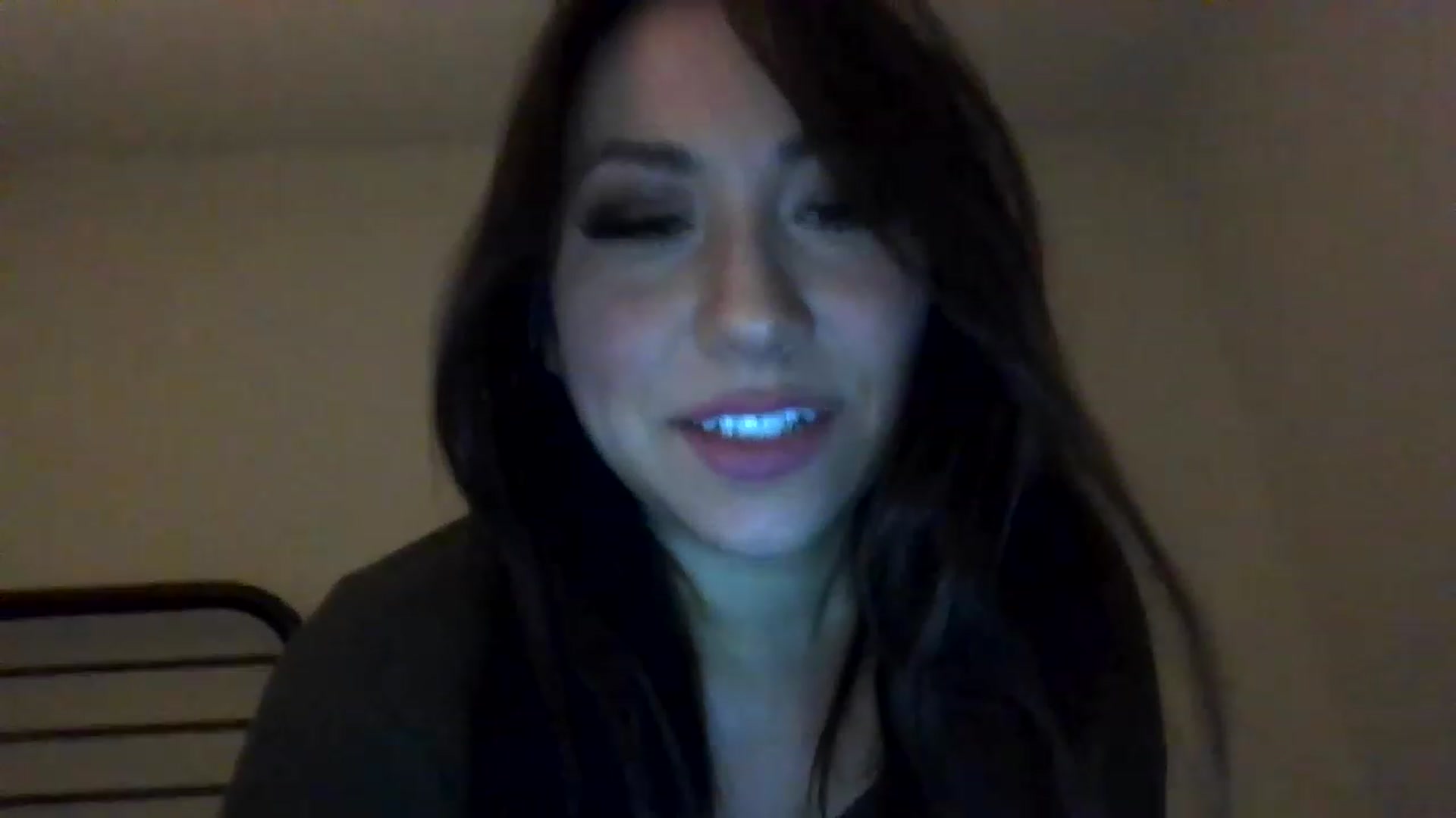 Gallery image thumbnail from Aracelyx3's myfreecams stream on, 12/17/2022, 09:15 image 8 of 20