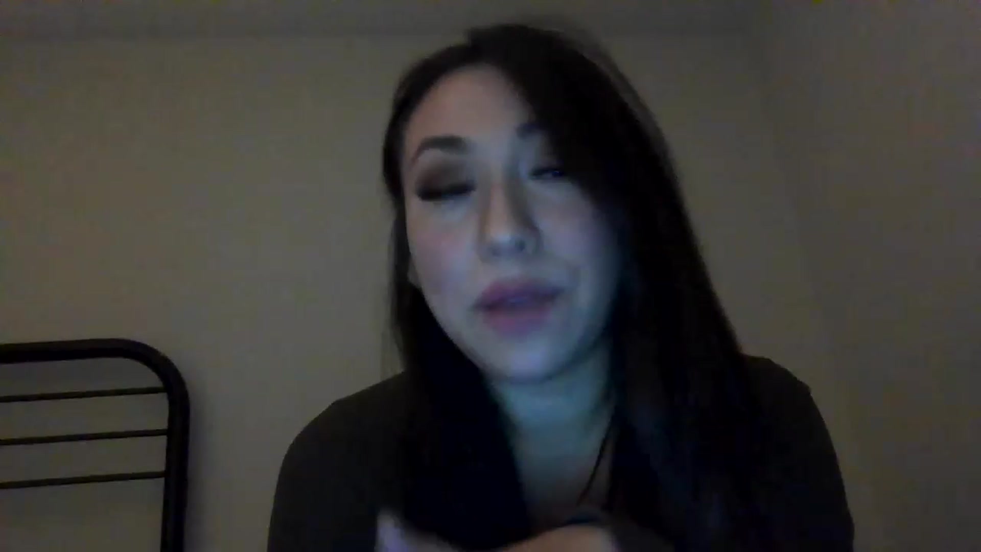 Gallery image thumbnail from Aracelyx3's myfreecams stream on, 12/17/2022, 09:15 image 13 of 20