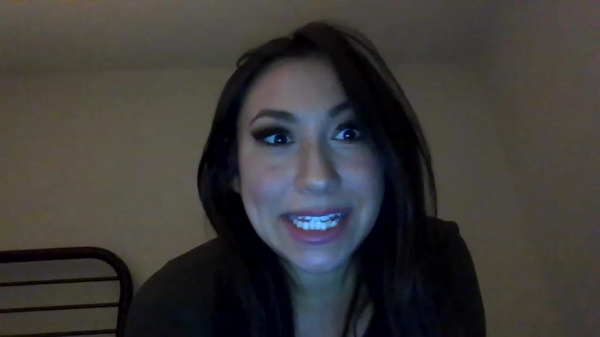 Gallery image thumbnail from Aracelyx3's myfreecams stream on, 12/17/2022, 09:15 image 10 of 20