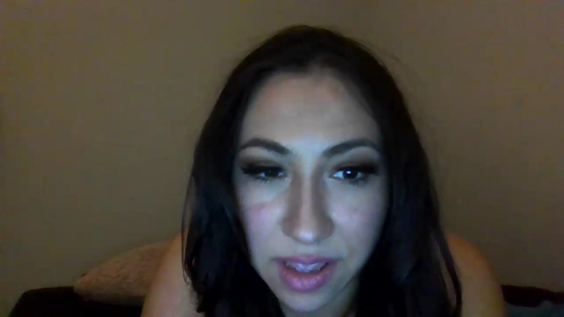 Gallery image thumbnail from Aracelyx3's myfreecams stream on, 12/18/2022, 10:23 image 15 of 20