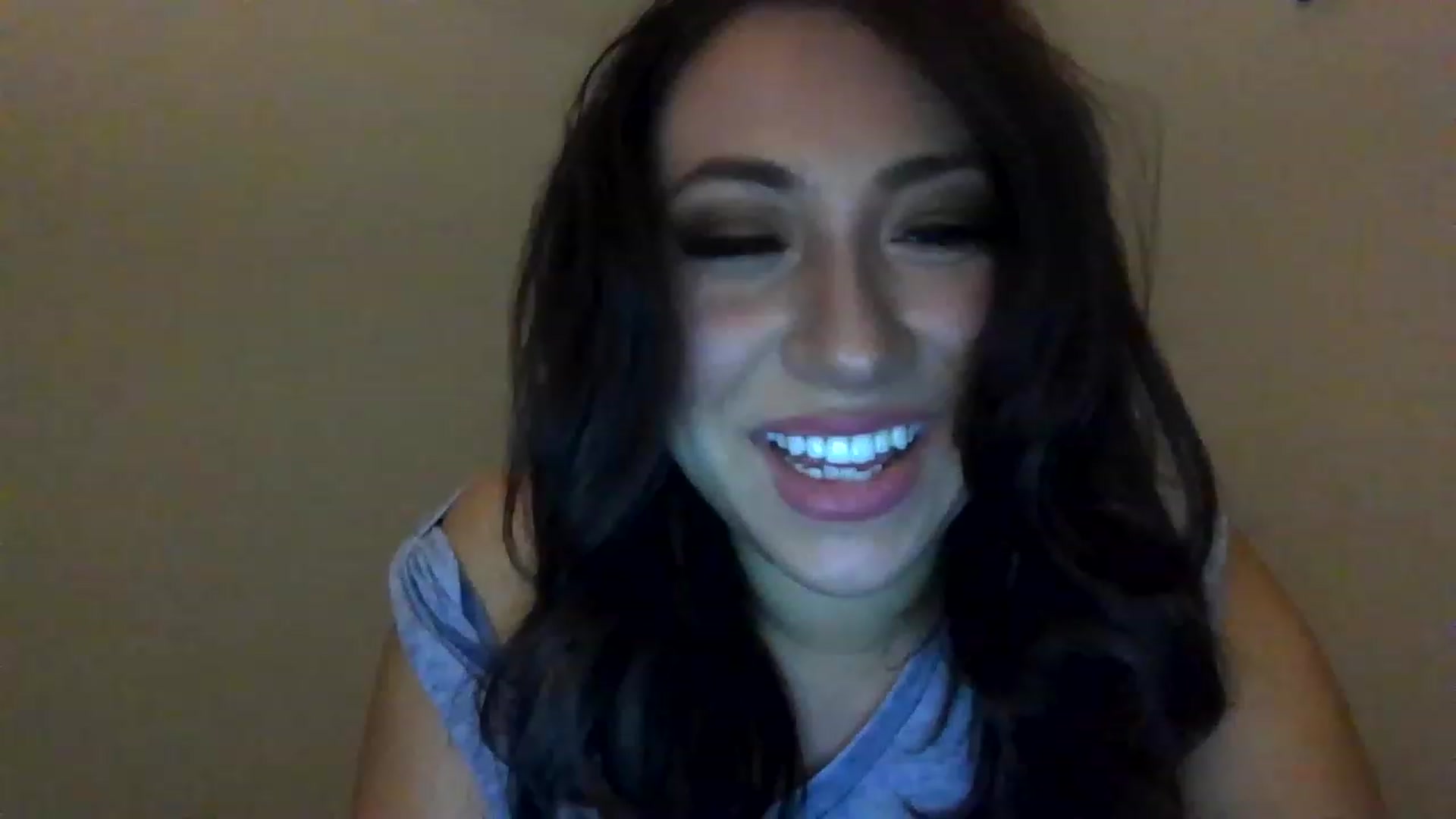 Gallery image thumbnail from Aracelyx3's myfreecams stream on, 12/18/2022, 10:23 image 3 of 20