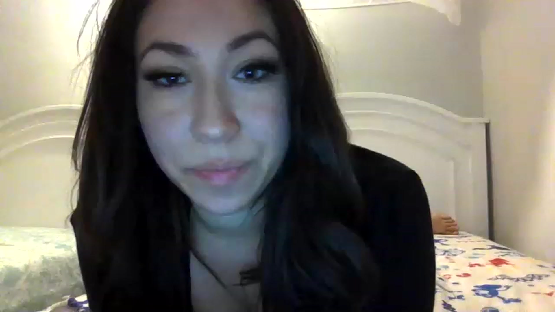 Gallery image thumbnail from Aracelyx3's myfreecams stream on, 12/21/2022, 08:46 image 18 of 20
