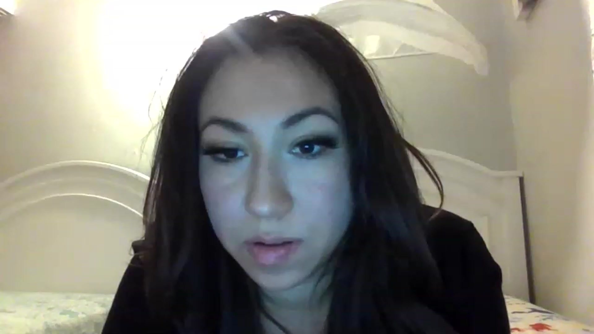 Gallery image thumbnail from Aracelyx3's myfreecams stream on, 12/21/2022, 08:46 image 17 of 20