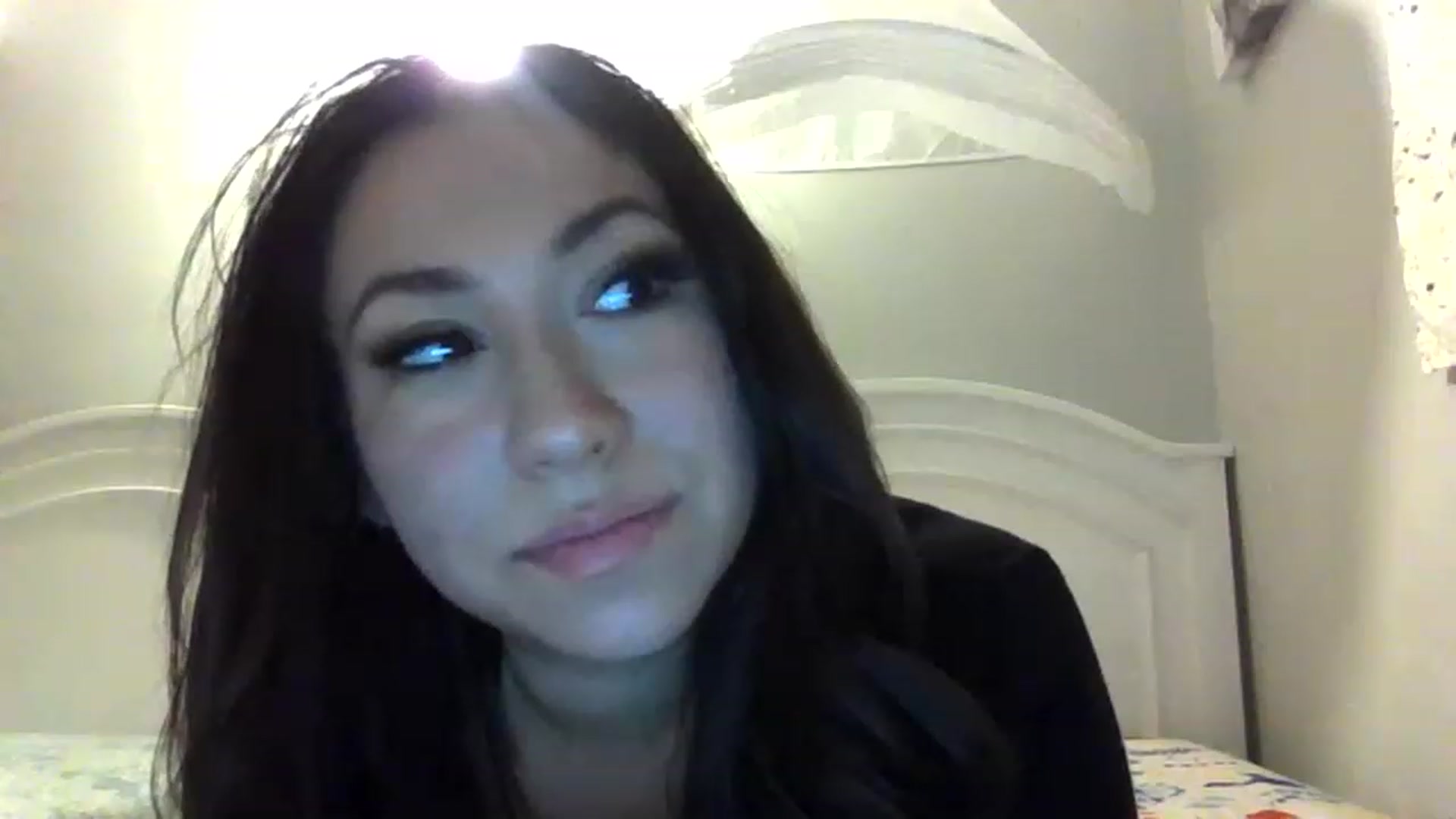 Gallery image thumbnail from Aracelyx3's myfreecams stream on, 12/21/2022, 08:46 image 15 of 20