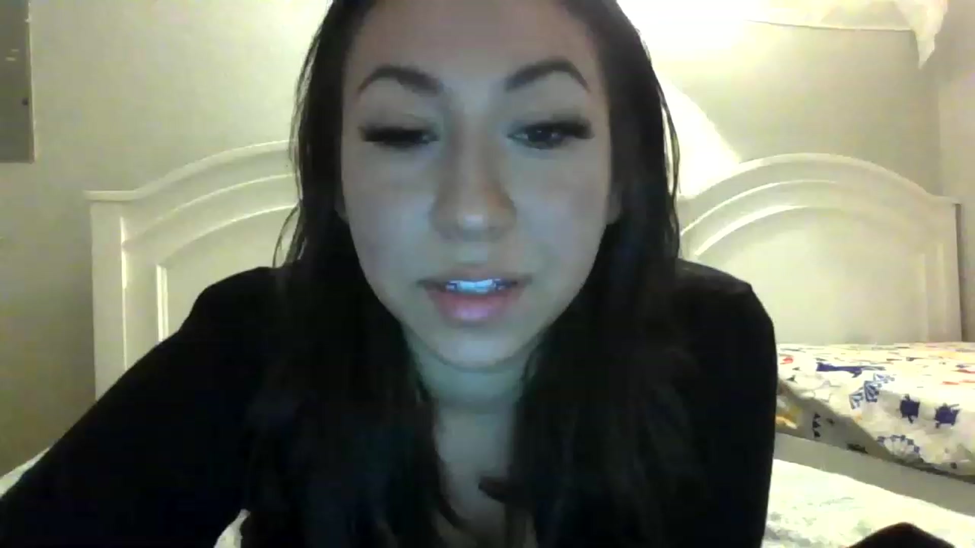 Gallery image thumbnail from Aracelyx3's myfreecams stream on, 12/21/2022, 08:46 image 1 of 20