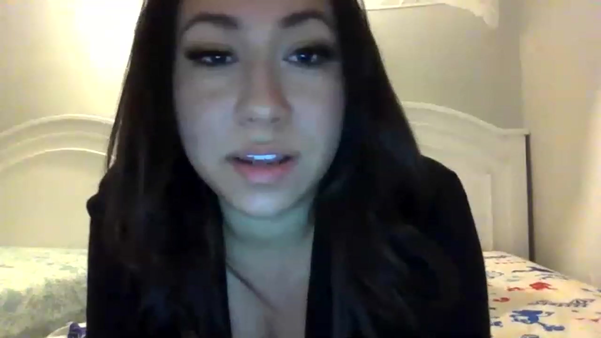 Gallery image thumbnail from Aracelyx3's myfreecams stream on, 12/21/2022, 08:46 image 19 of 20