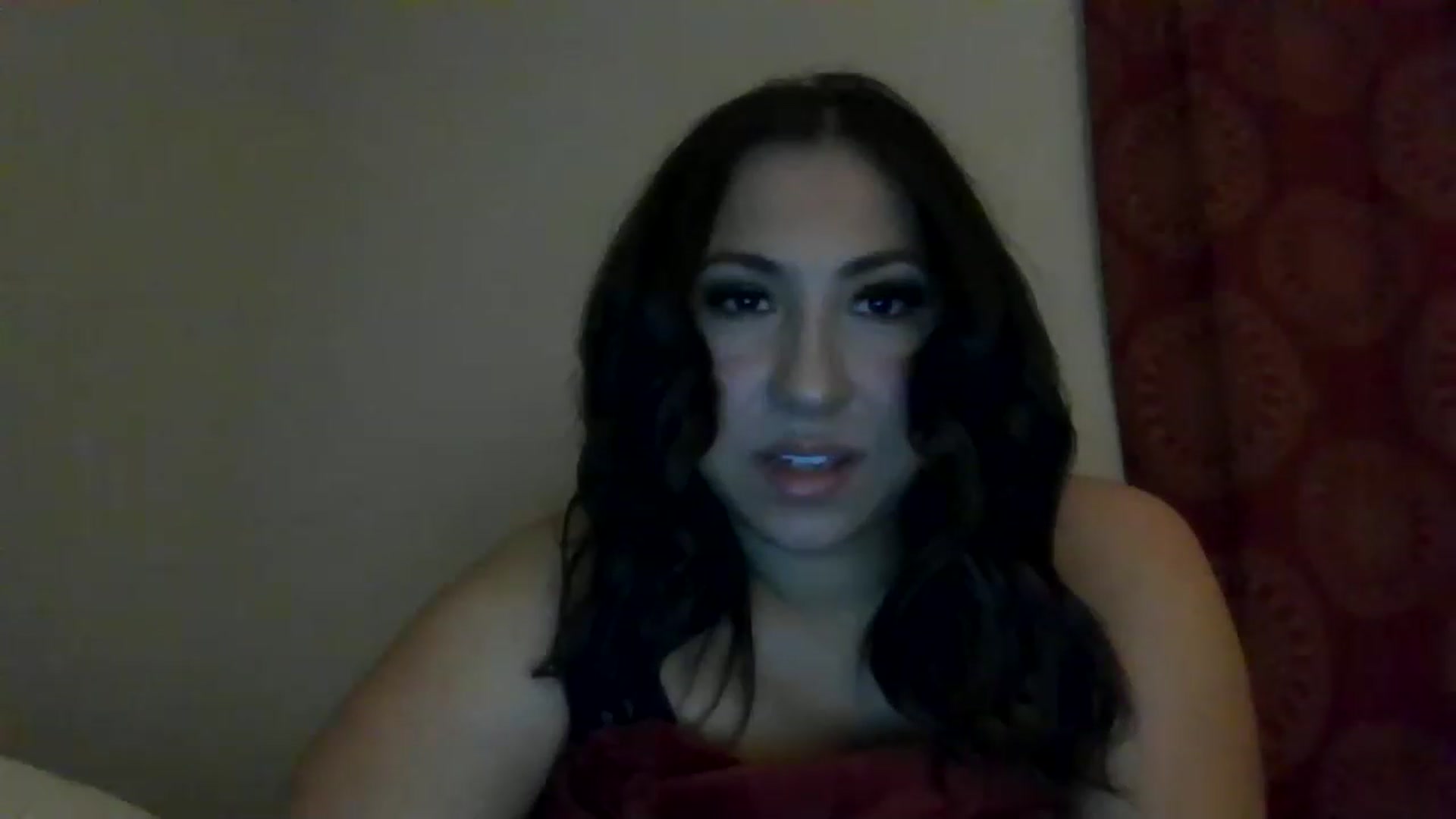 Gallery image thumbnail from Aracelyx3's myfreecams stream on, 12/22/2022, 09:08 image 16 of 20
