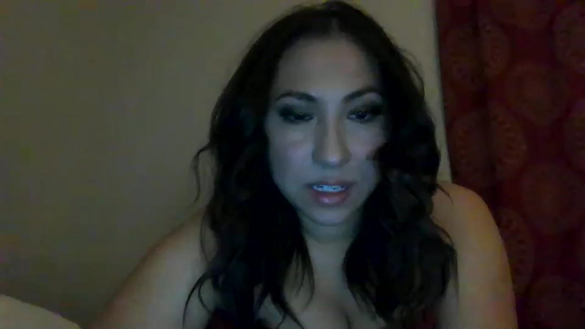 Gallery image thumbnail from Aracelyx3's myfreecams stream on, 12/22/2022, 09:08 image 17 of 20