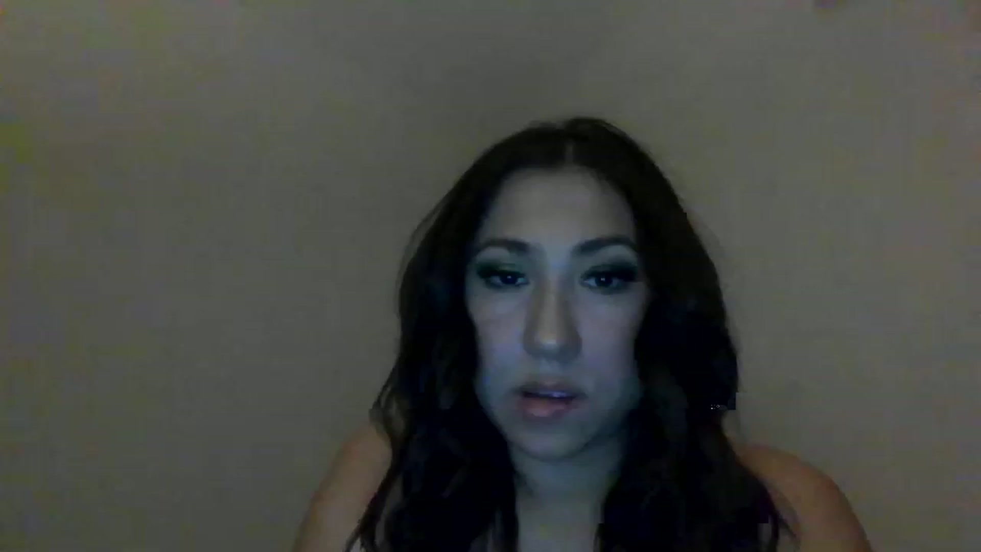Gallery image thumbnail from Aracelyx3's myfreecams stream on, 12/22/2022, 09:08 image 2 of 20