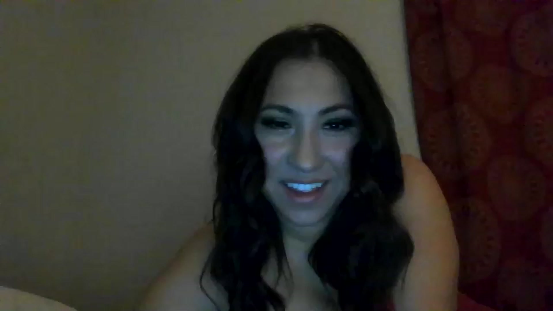Gallery image thumbnail from Aracelyx3's myfreecams stream on, 12/22/2022, 09:08 image 15 of 20