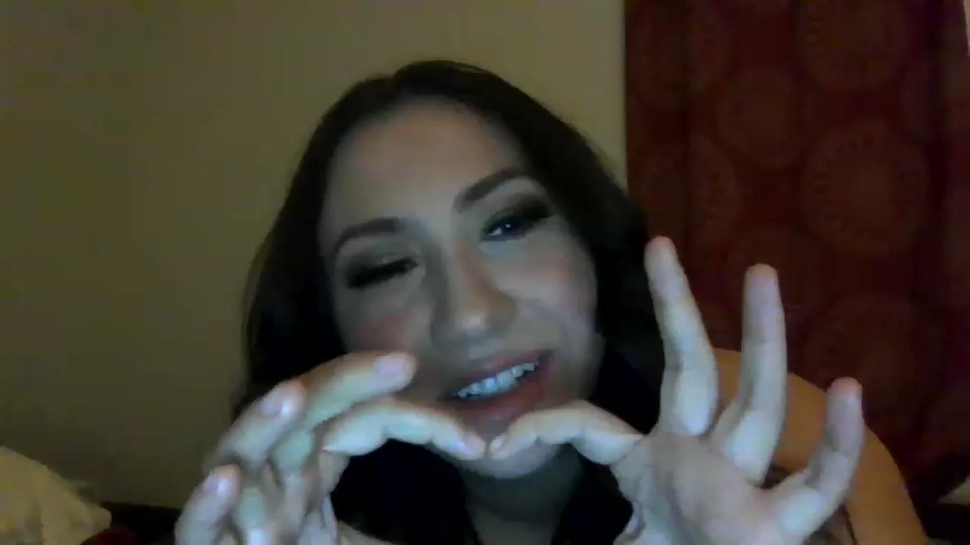 Gallery image thumbnail from Aracelyx3's myfreecams stream on, 12/22/2022, 09:08 image 8 of 20