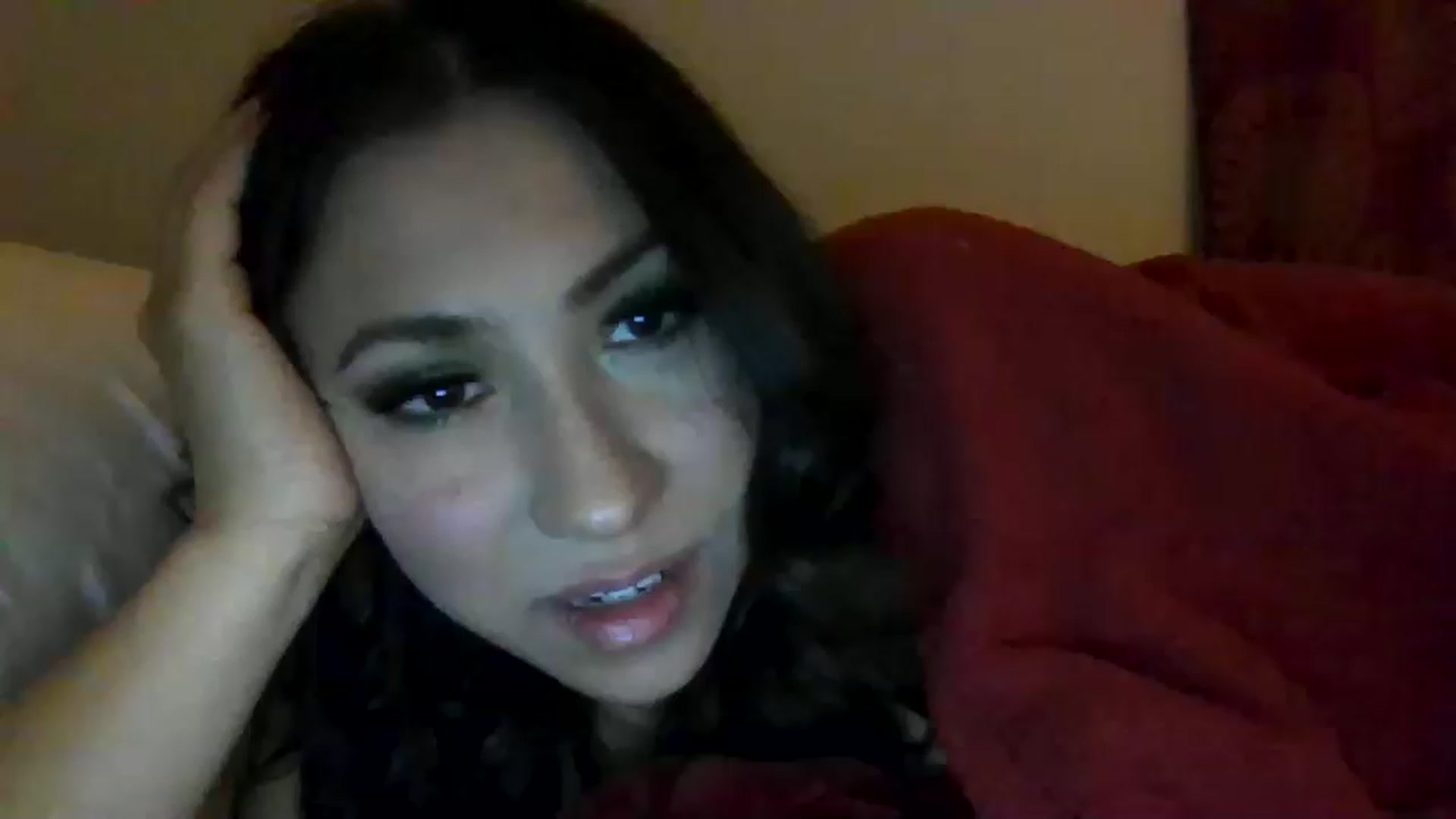Gallery image thumbnail from Aracelyx3's myfreecams stream on, 12/22/2022, 09:34 image 17 of 20