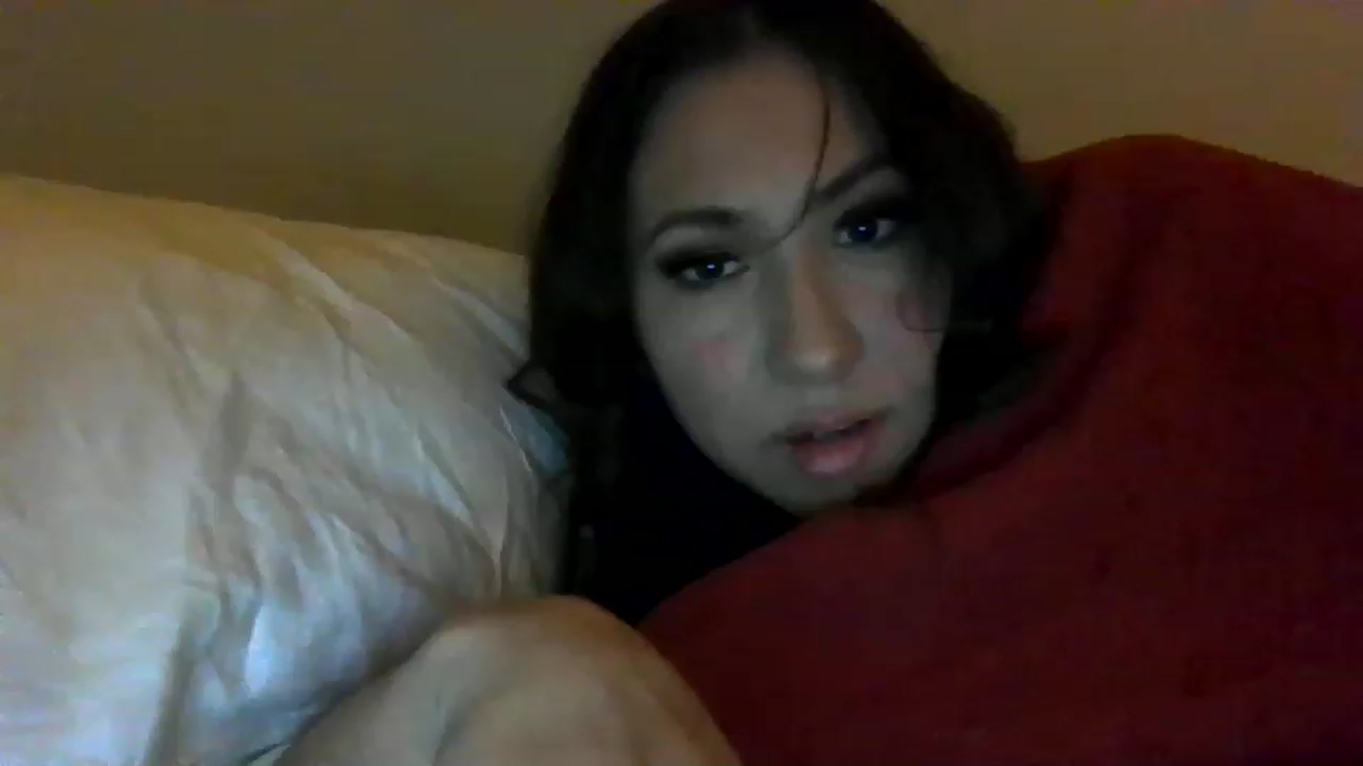 Gallery image thumbnail from Aracelyx3's myfreecams stream on, 12/22/2022, 09:34 image 11 of 20