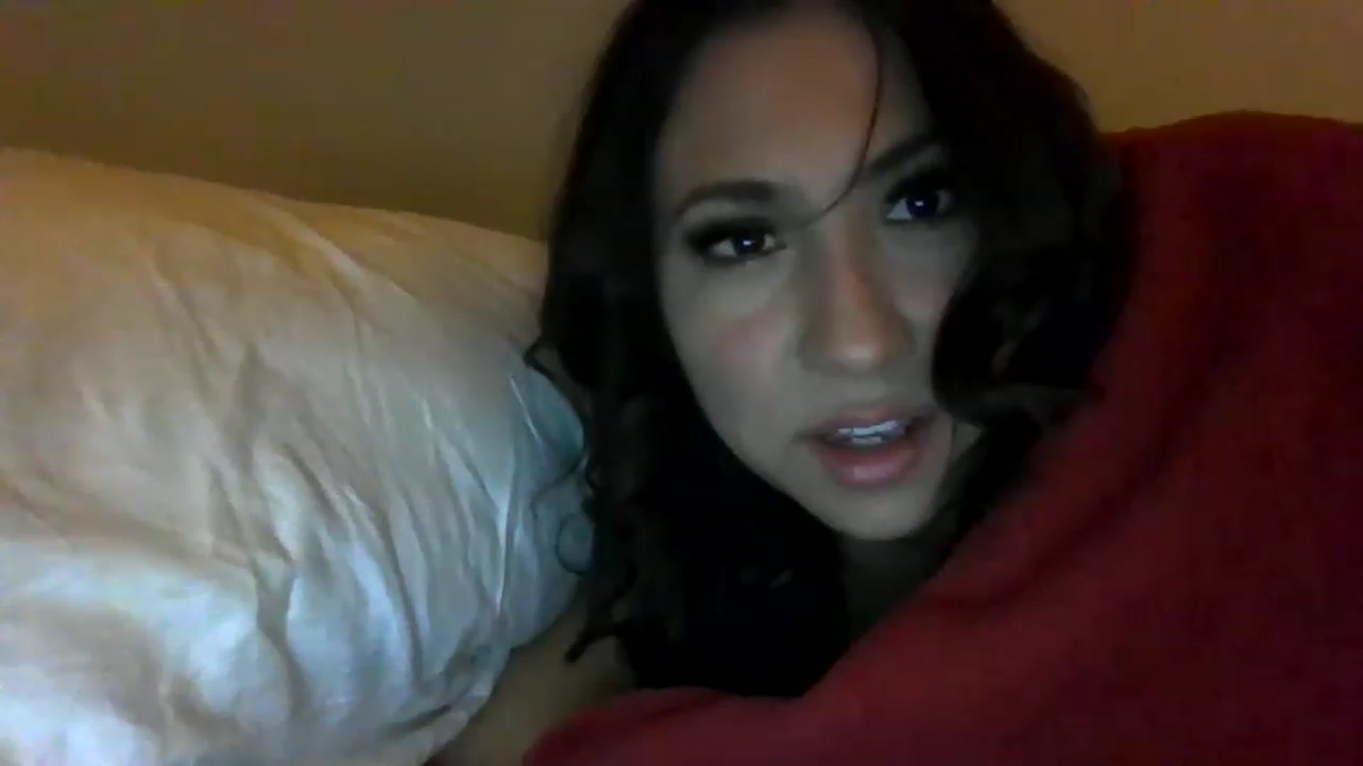 Gallery image thumbnail from Aracelyx3's myfreecams stream on, 12/22/2022, 09:34 image 10 of 20