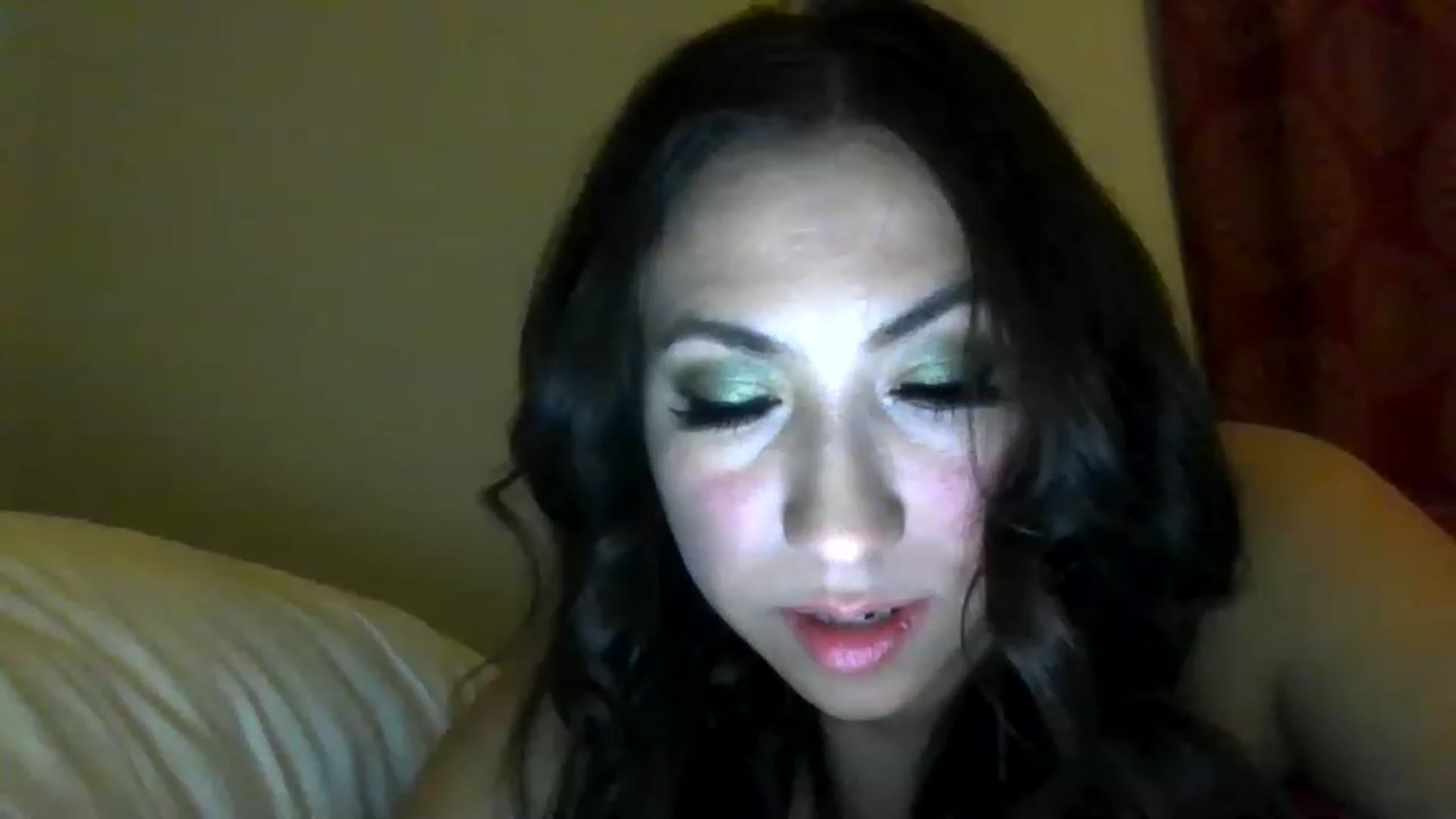 Gallery image thumbnail from Aracelyx3's myfreecams stream on, 12/22/2022, 09:34 image 7 of 20