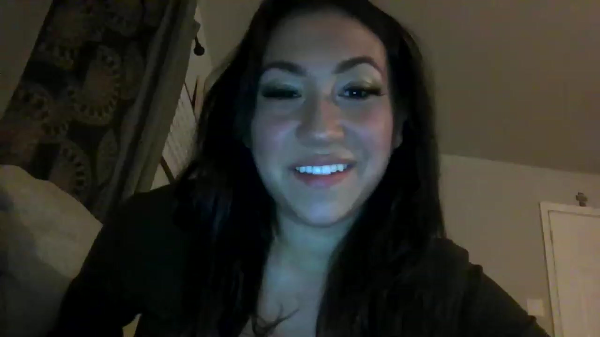 Gallery image thumbnail from Aracelyx3's myfreecams stream on, 12/24/2022, 08:19 image 10 of 20