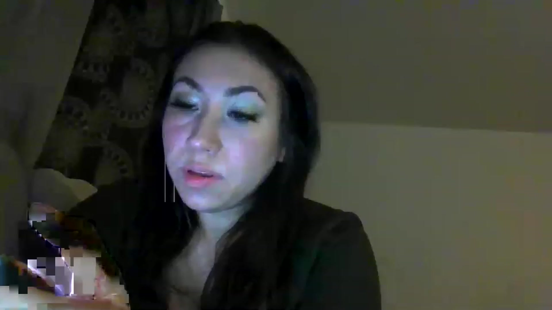 Gallery image thumbnail from Aracelyx3's myfreecams stream on, 12/24/2022, 08:19 image 18 of 20