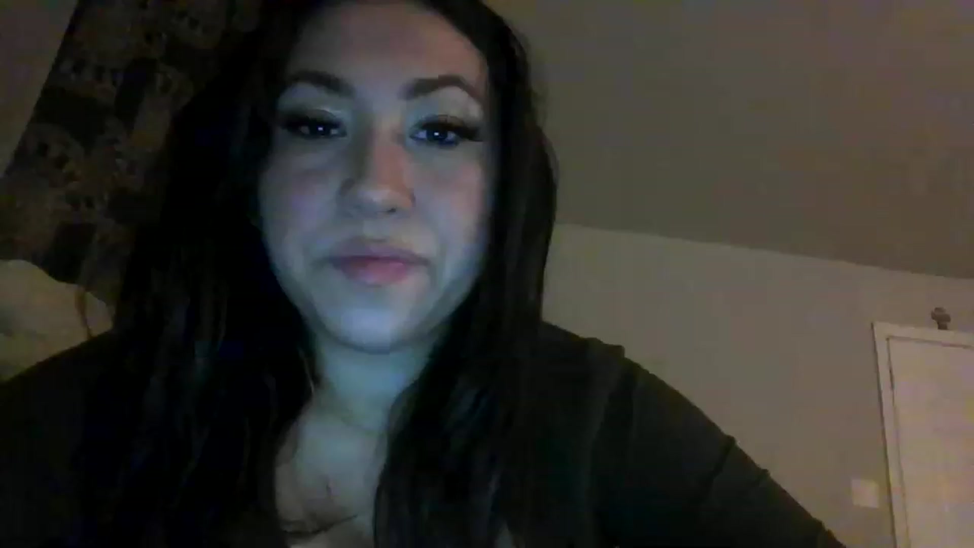 Gallery image thumbnail from Aracelyx3's myfreecams stream on, 12/24/2022, 08:19 image 13 of 20