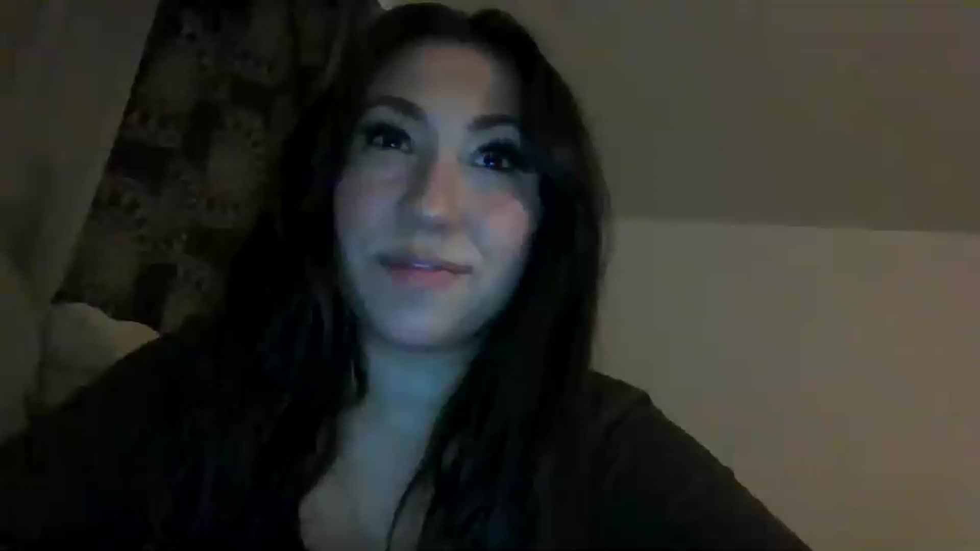 Gallery image thumbnail from Aracelyx3's myfreecams stream on, 12/24/2022, 08:19 image 19 of 20