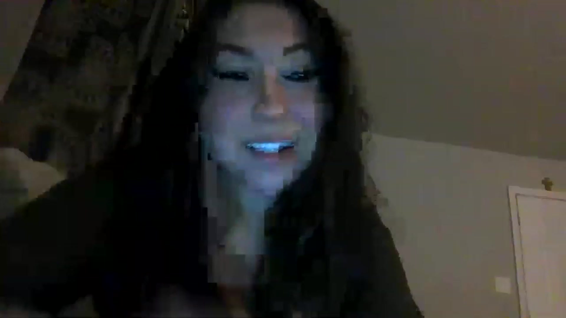 Gallery image thumbnail from Aracelyx3's myfreecams stream on, 12/24/2022, 08:19 image 15 of 20