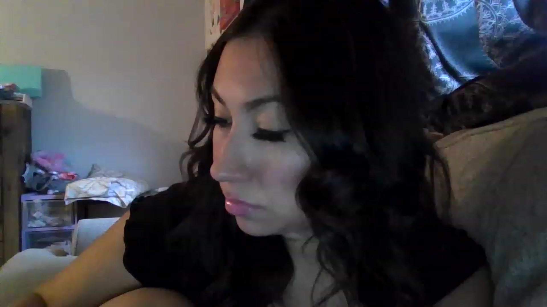 Gallery image thumbnail from Aracelyx3's myfreecams stream on, 01/03/2023, 24:19 image 15 of 20