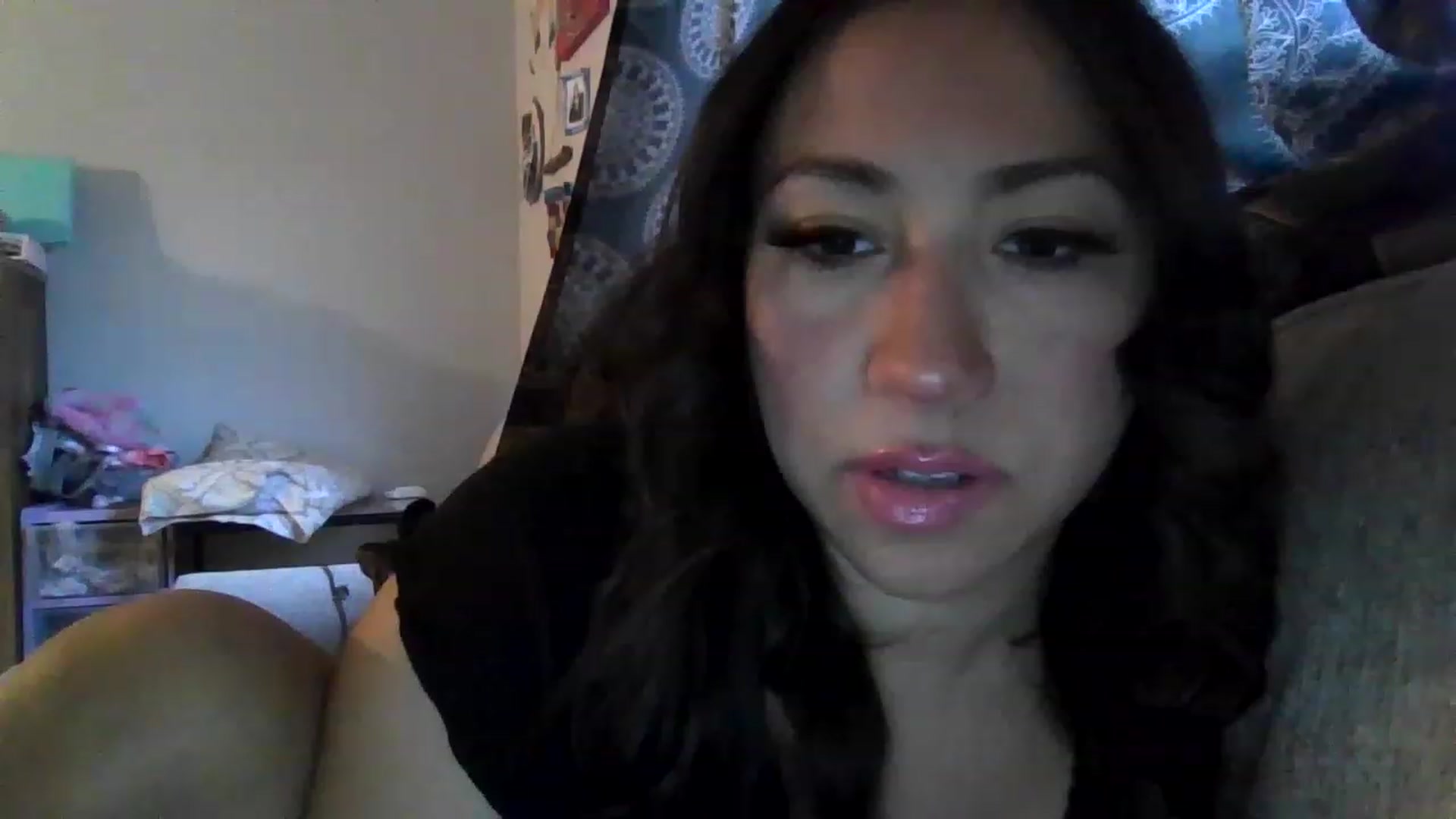 Gallery image thumbnail from Aracelyx3's myfreecams stream on, 01/03/2023, 24:19 image 10 of 20