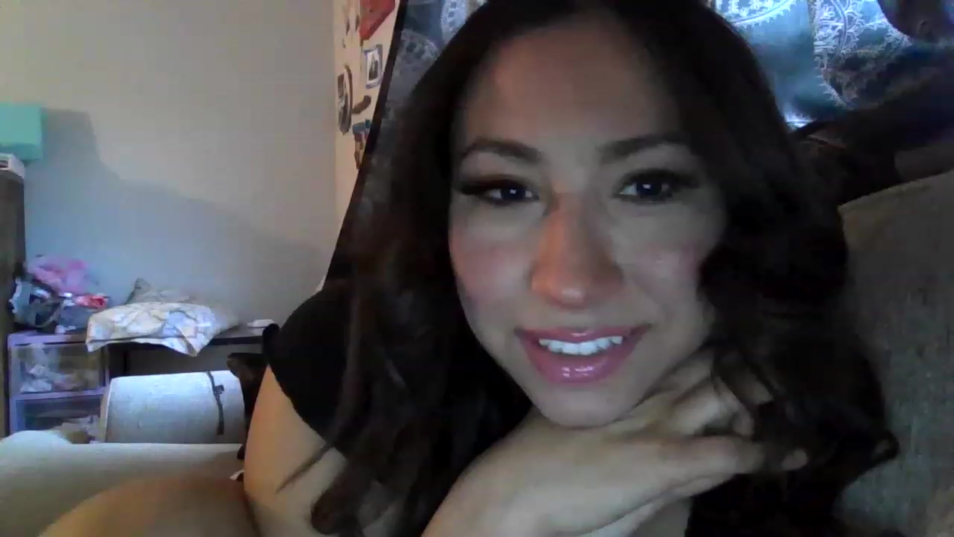 Gallery image thumbnail from Aracelyx3's myfreecams stream on, 01/03/2023, 24:19 image 2 of 20