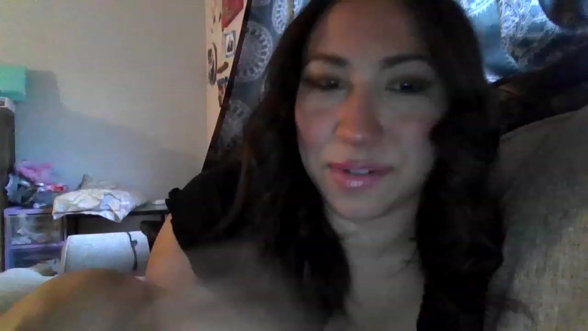 Gallery image thumbnail from Aracelyx3's myfreecams stream on, 01/03/2023, 24:19 image 3 of 20