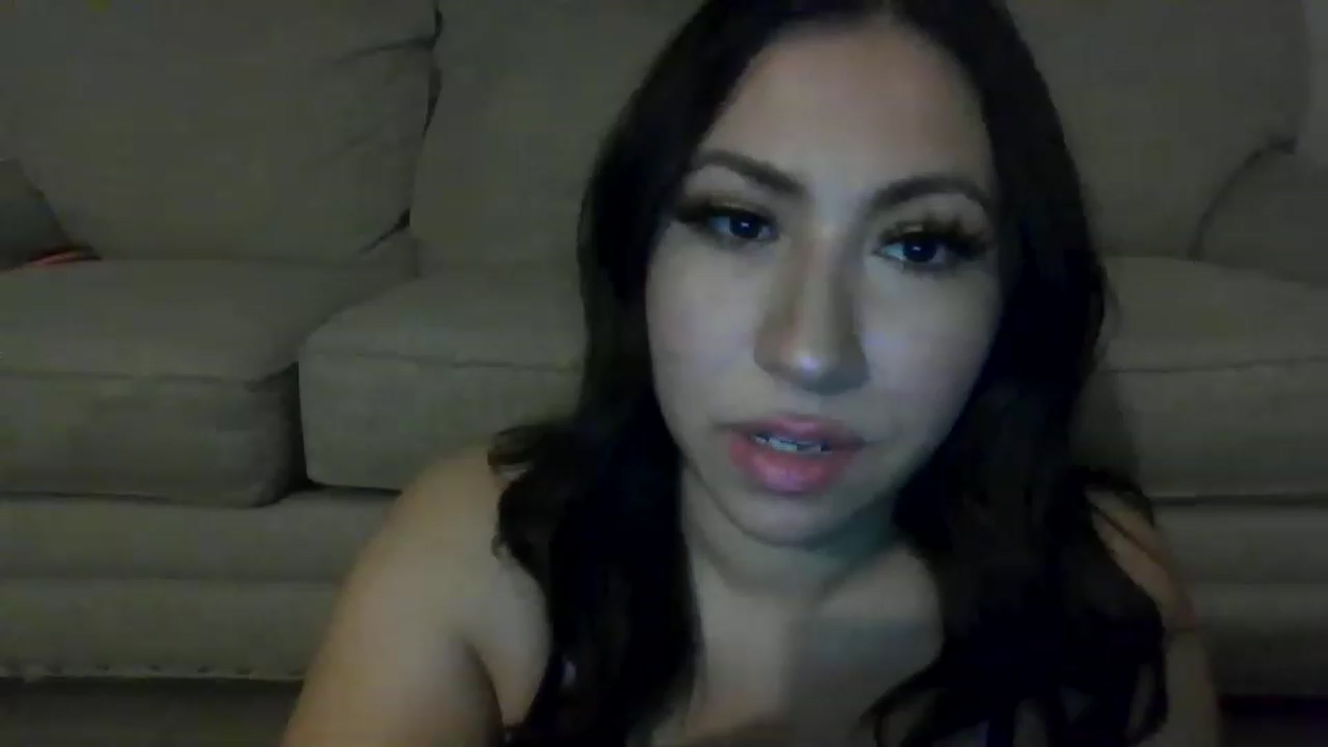 Gallery image thumbnail from Aracelyx3's myfreecams stream on, 01/13/2023, 08:11 image 12 of 20